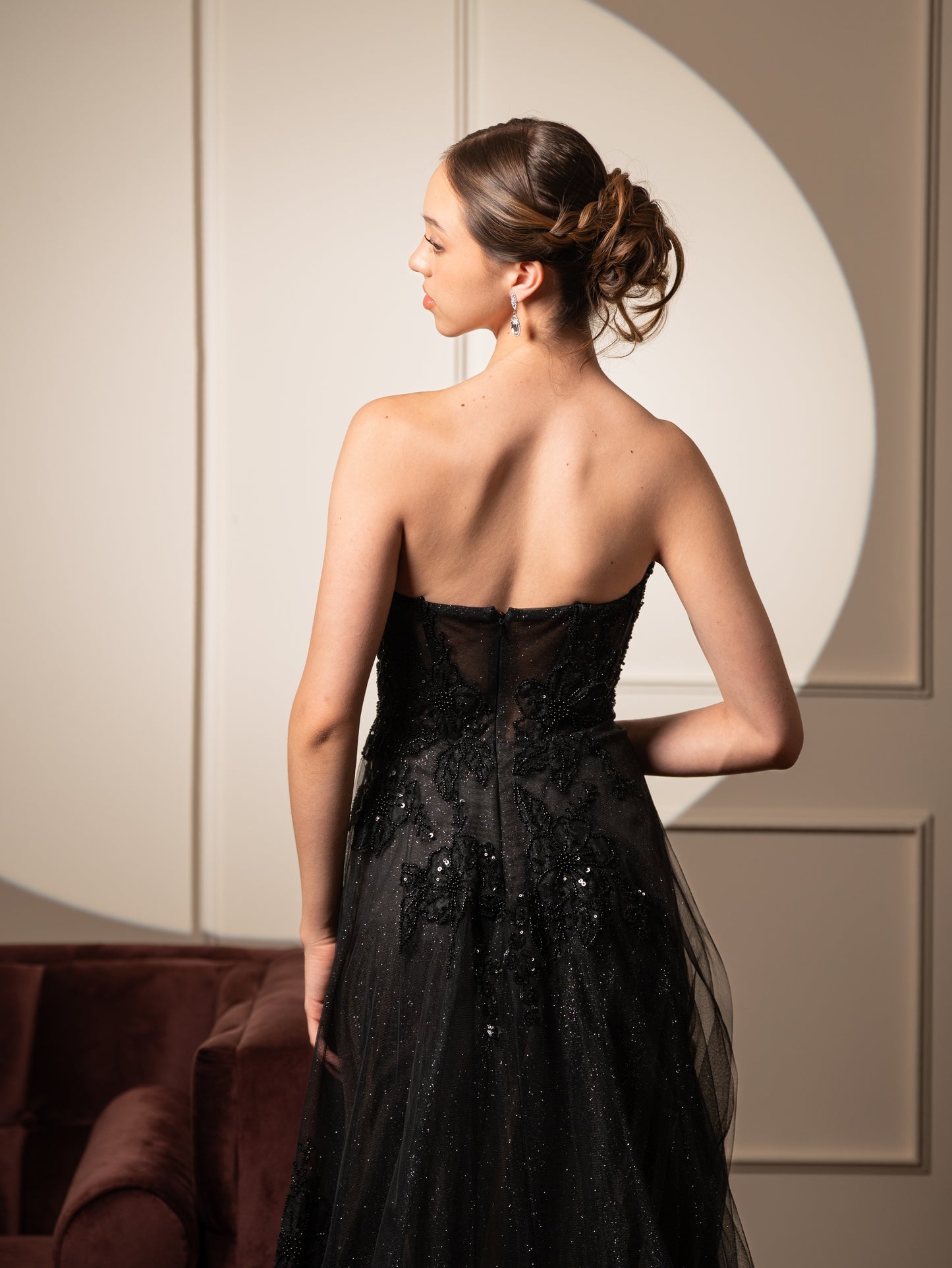 Vestido Negro Corte A Con Detalles Y Brillos
