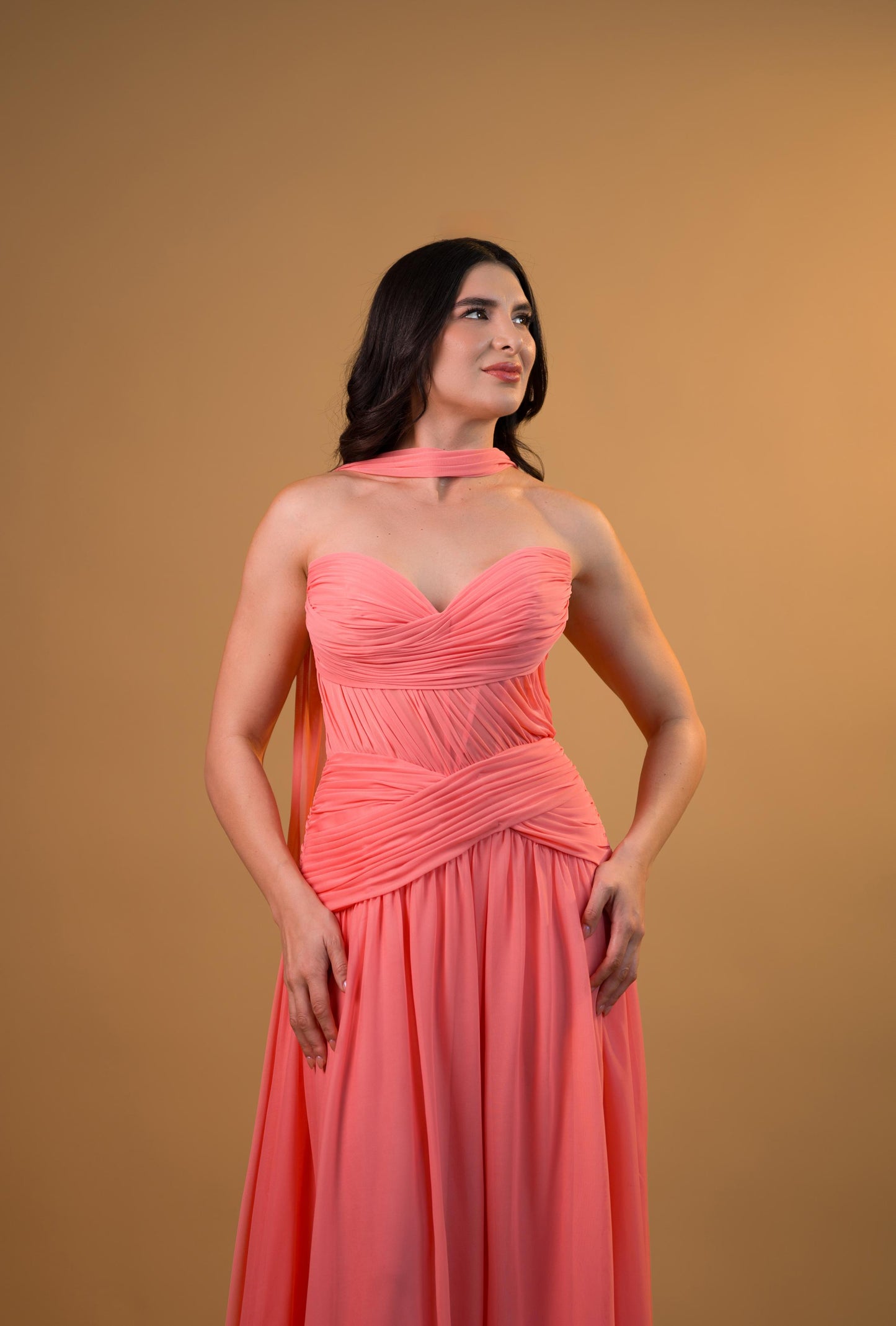 Coral Straple Pegado Abdomen Suelto En Falda Con Estola