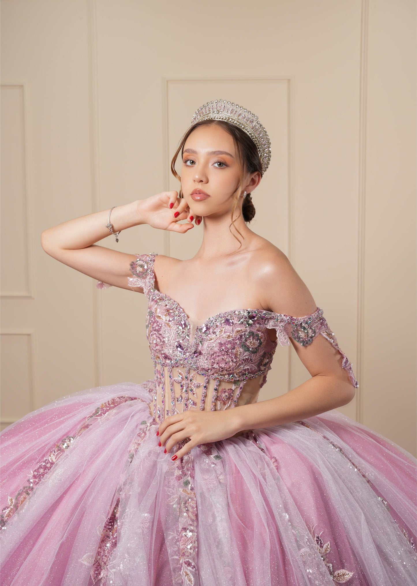 Vestido de XV Años Rosa Pedrería Tornasol en Corset con Moño Brillosos