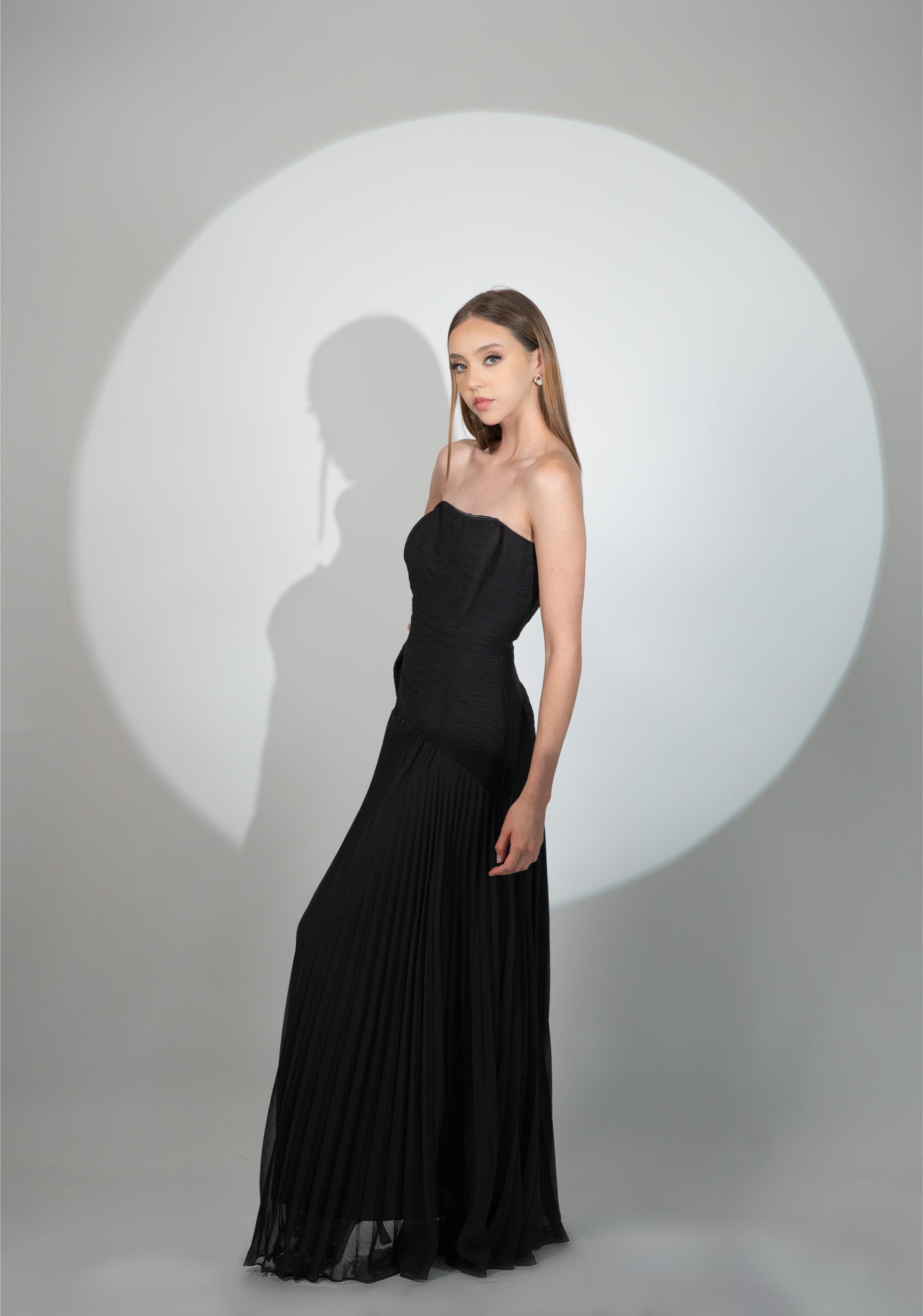 Vestido Negro Corset Con Tablones En Falda