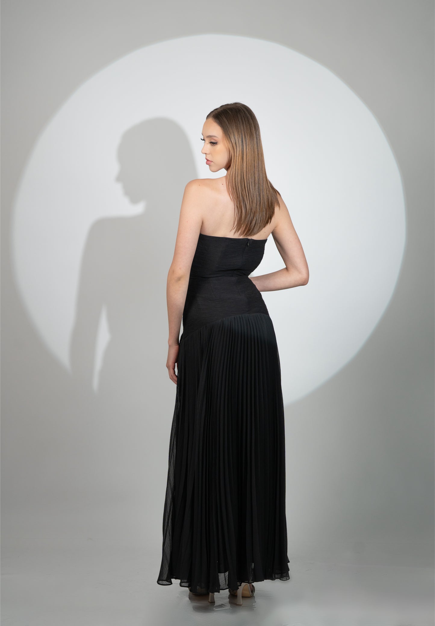 Vestido Negro Corset Con Tablones En Falda