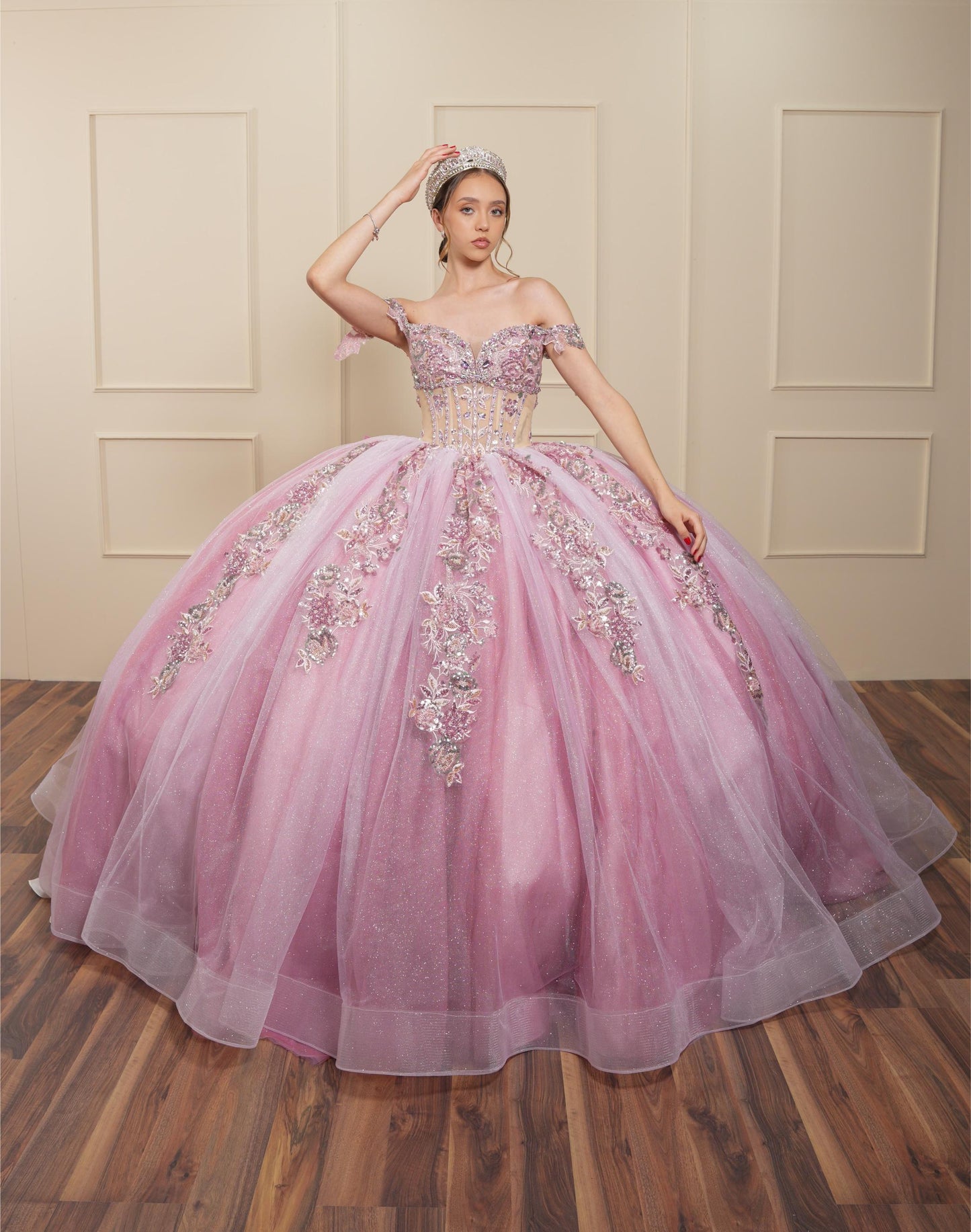 Vestido de XV Años Rosa Pedrería Tornasol en Corset con Moño Brillosos