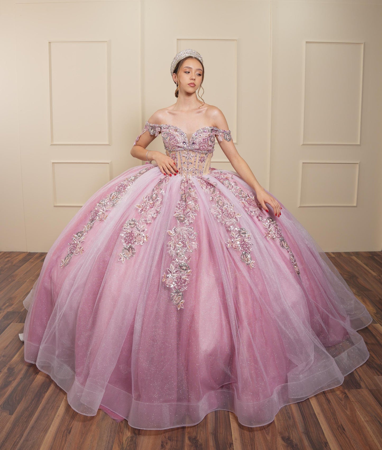 Vestido de XV Años Rosa Pedrería Tornasol en Corset con Moño Brillosos