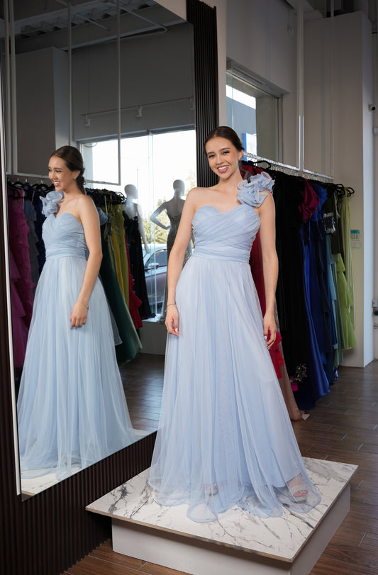 Vestido Azul Cielo Un Tirante Escote Corazon Con Velo
