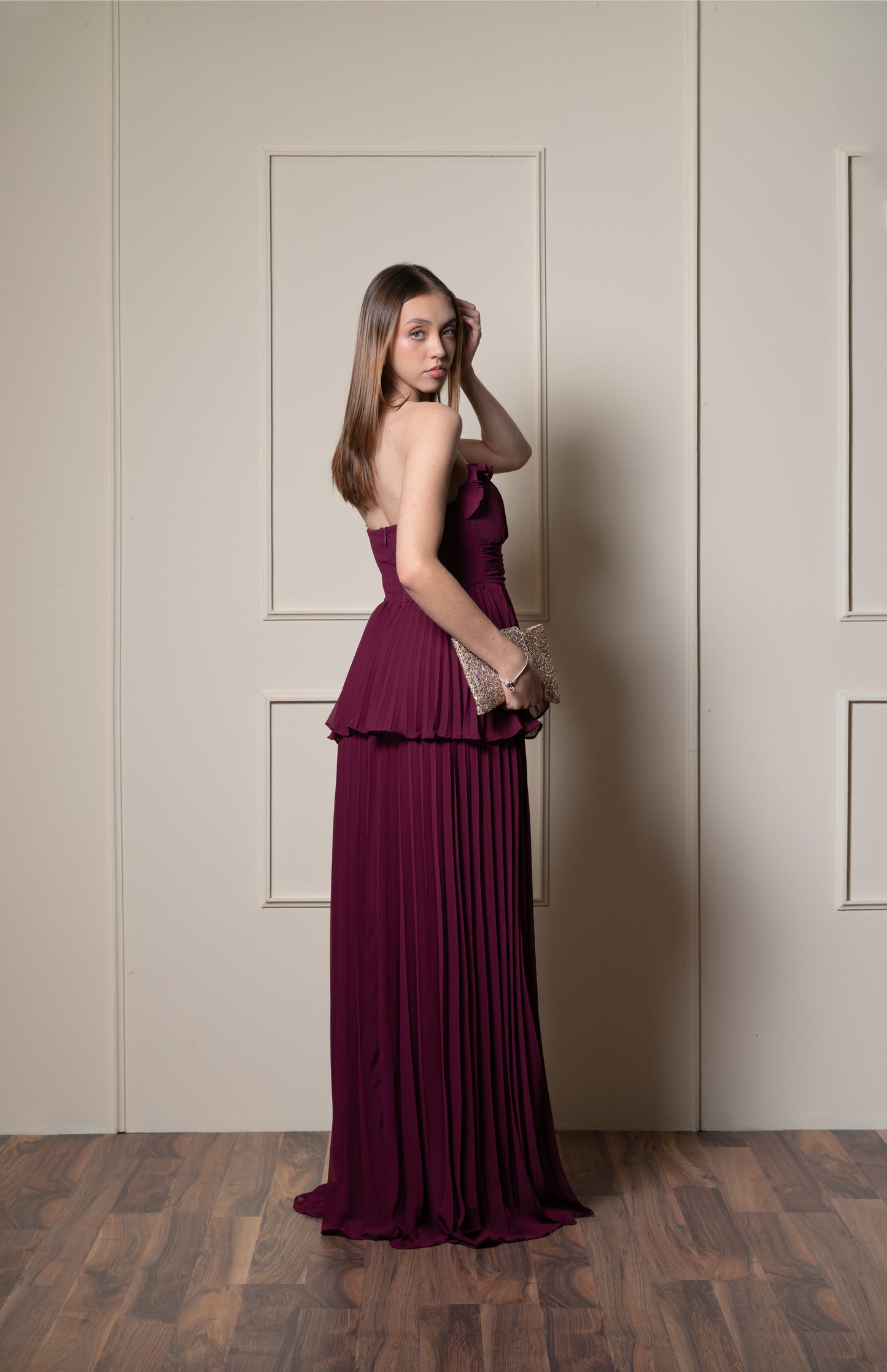 Vestido Vino Straple Tablones En Falda