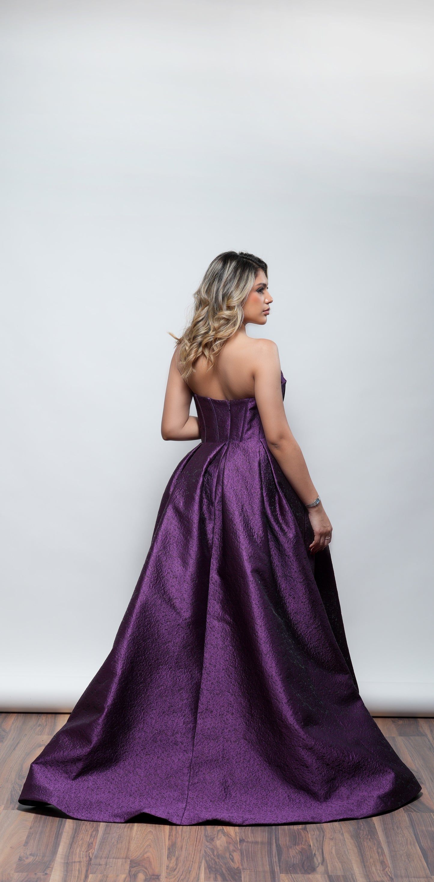 Vestido Morado Ampon Straple Con Moño Enfrente