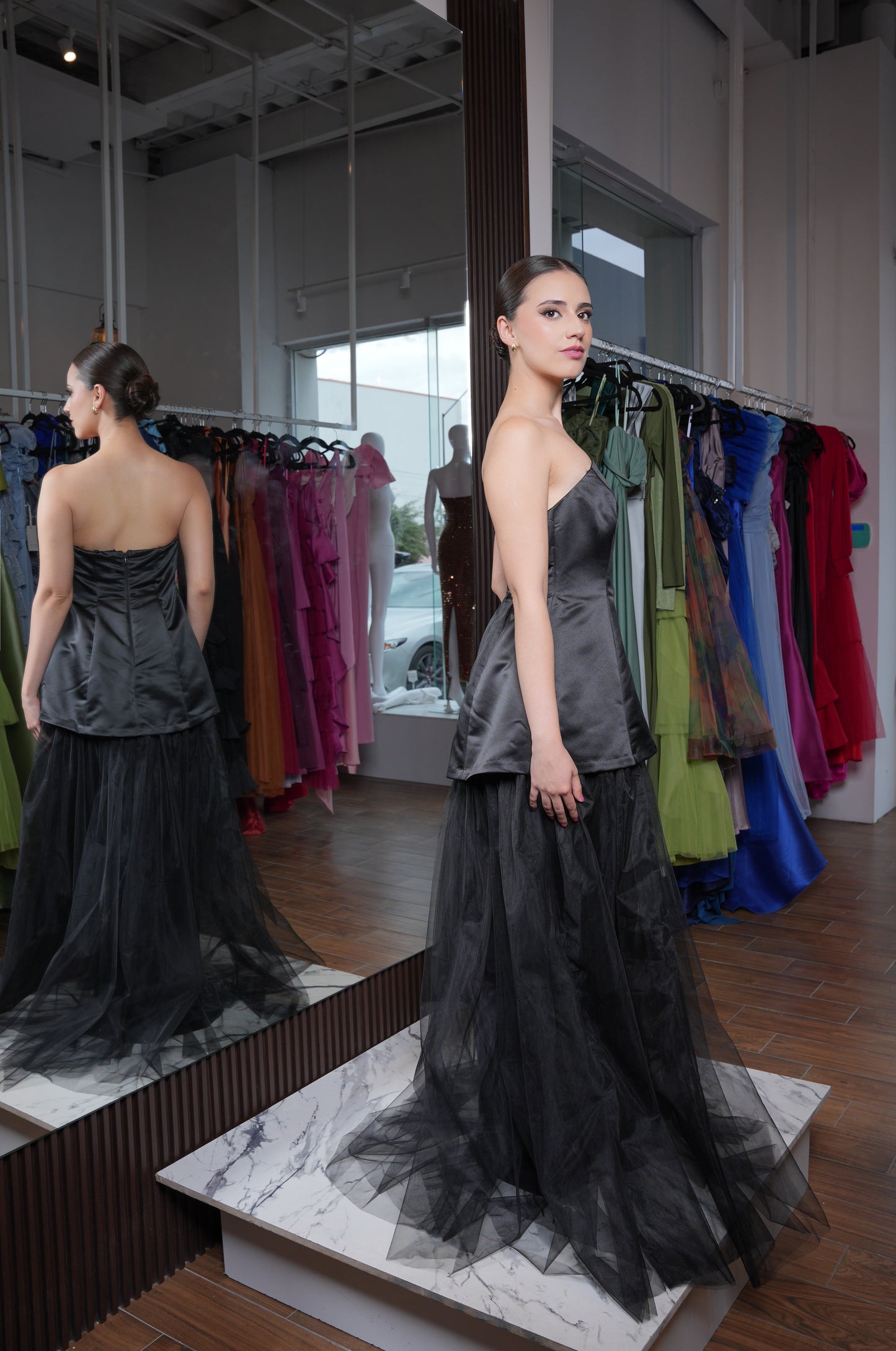 Vestido Negro Straple Corset con Olan