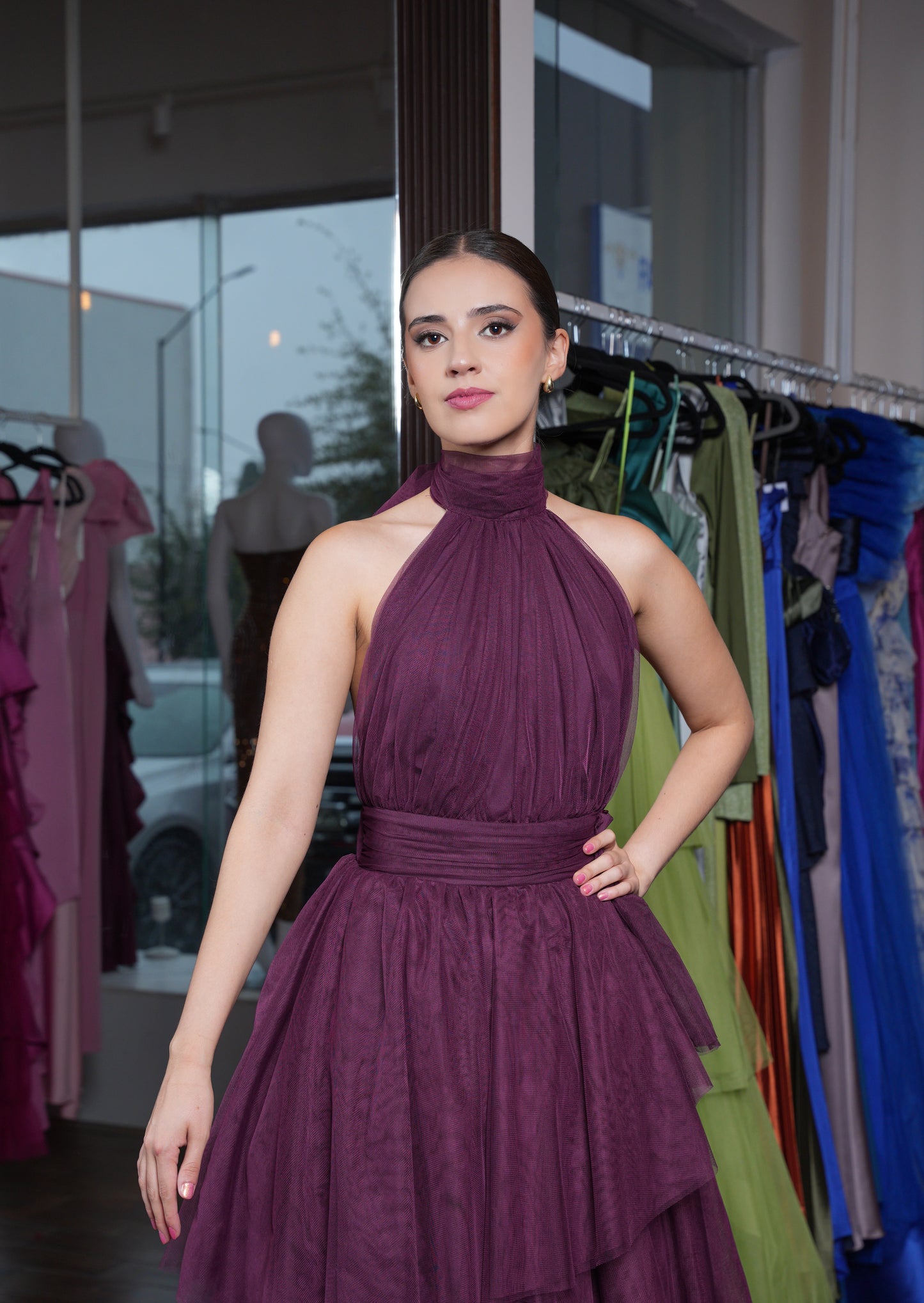 Vestido Morado de Tul Cuello Halter Espalda Descubierta