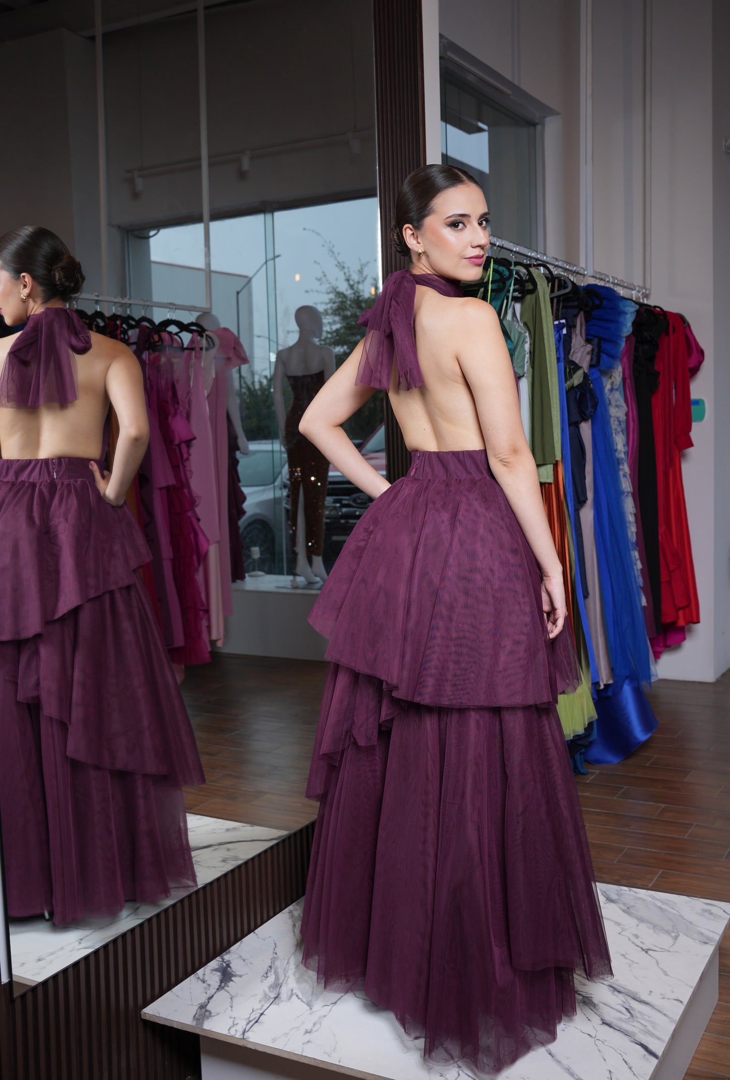Vestido Morado de Tul Cuello Halter Espalda Descubierta