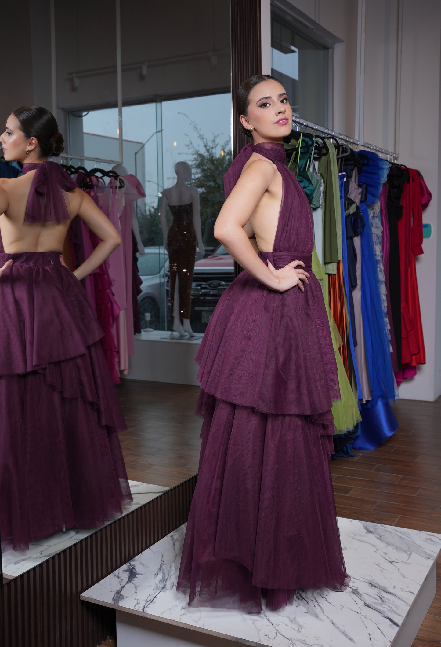 Vestido Morado de Tul Cuello Halter Espalda Descubierta