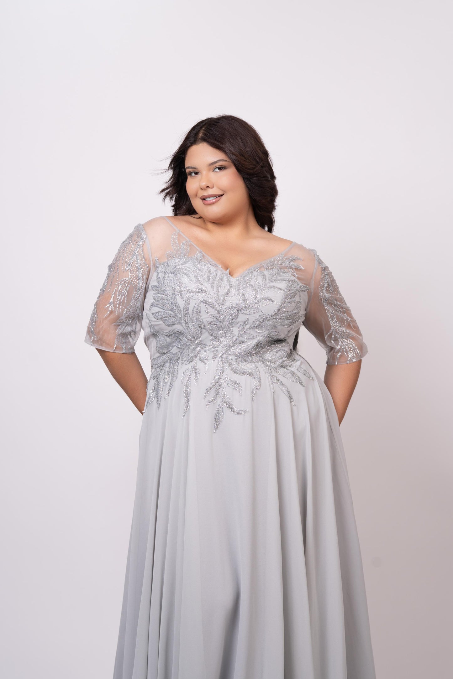 Vestido Plata Corte A Detalle En Abdomen Y Manga 3/4