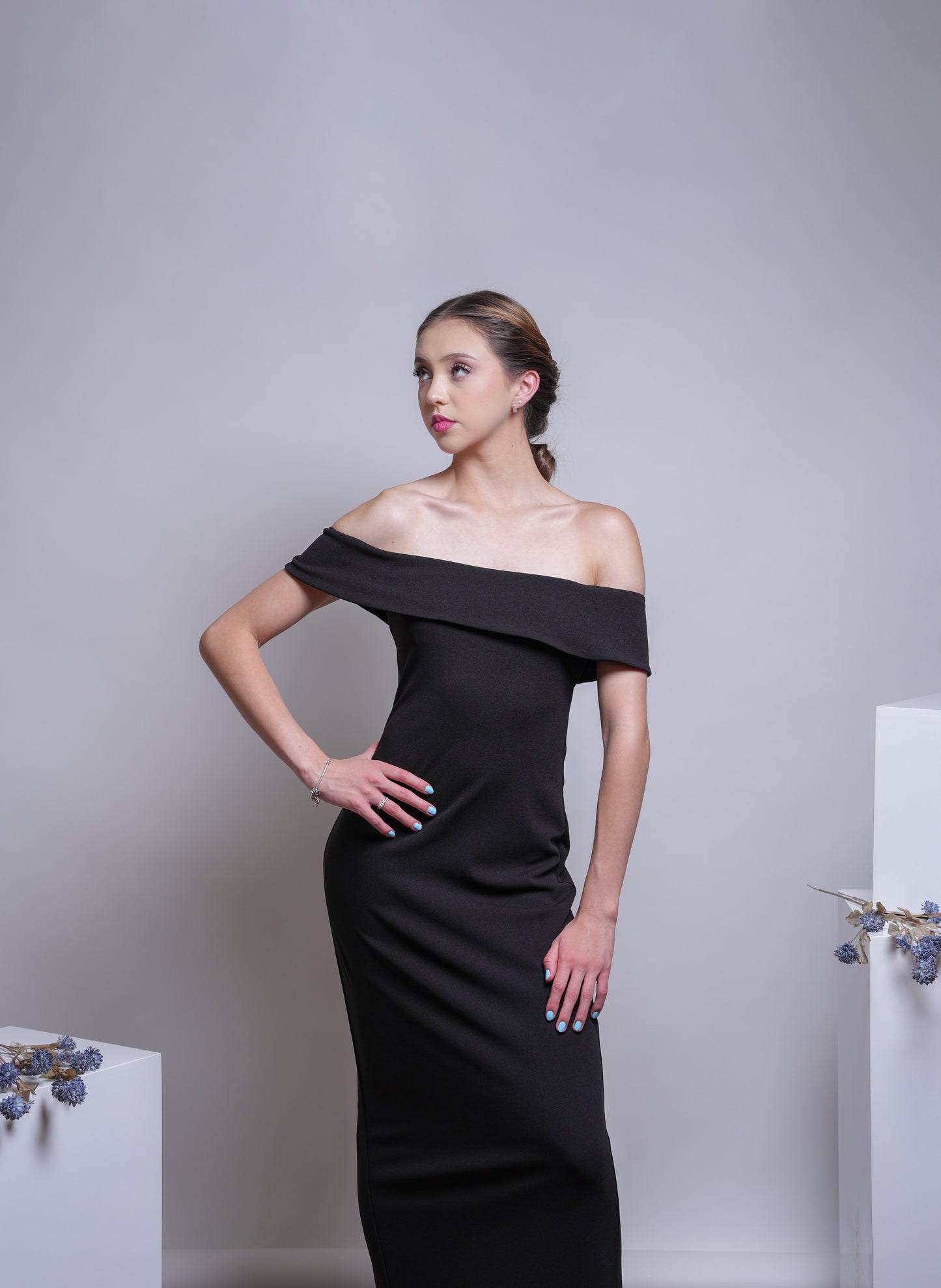 Vestido Negro Liso Manga Caida