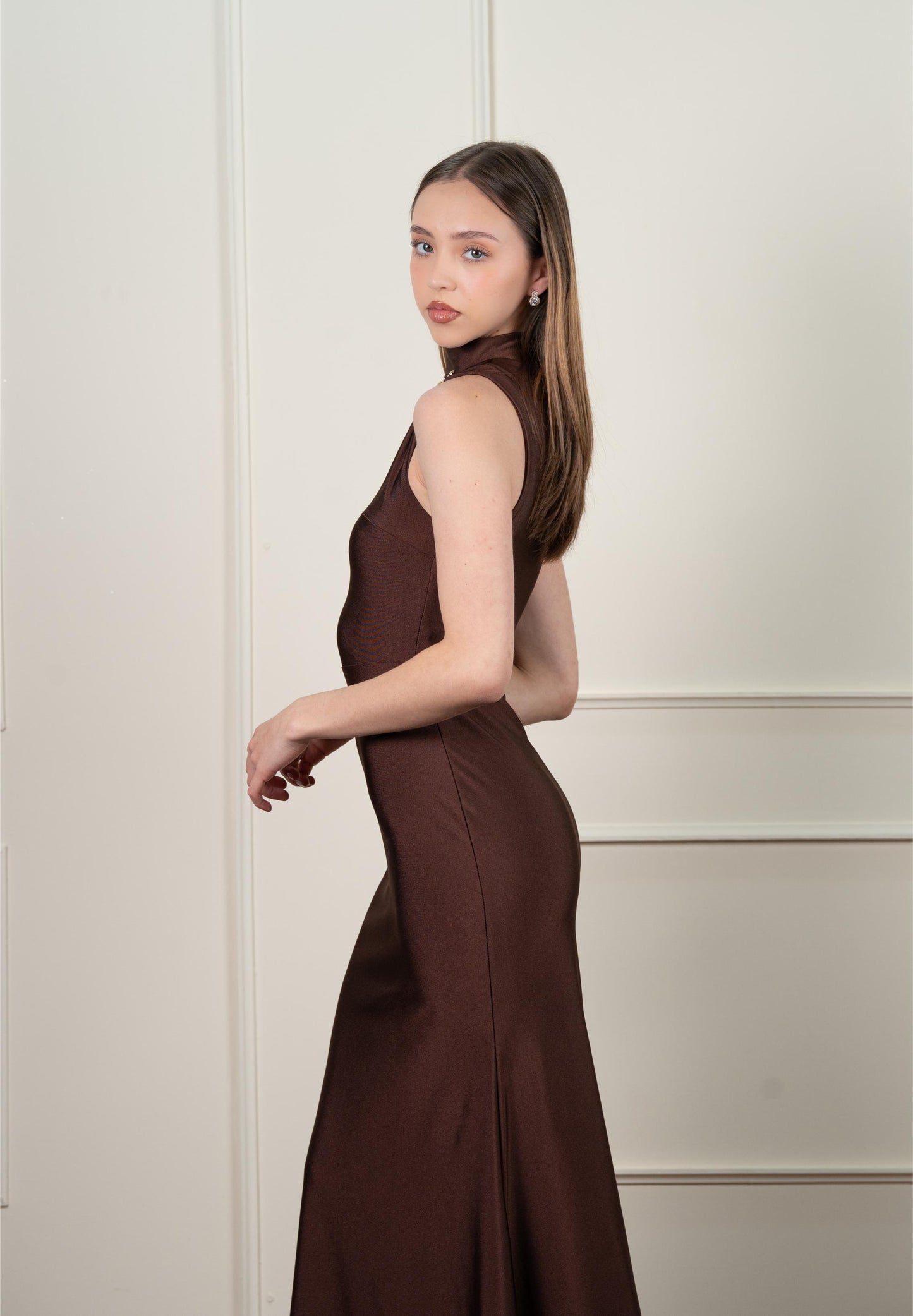 Vestido Cafe un Tirante Diseño Dorado en Tirante