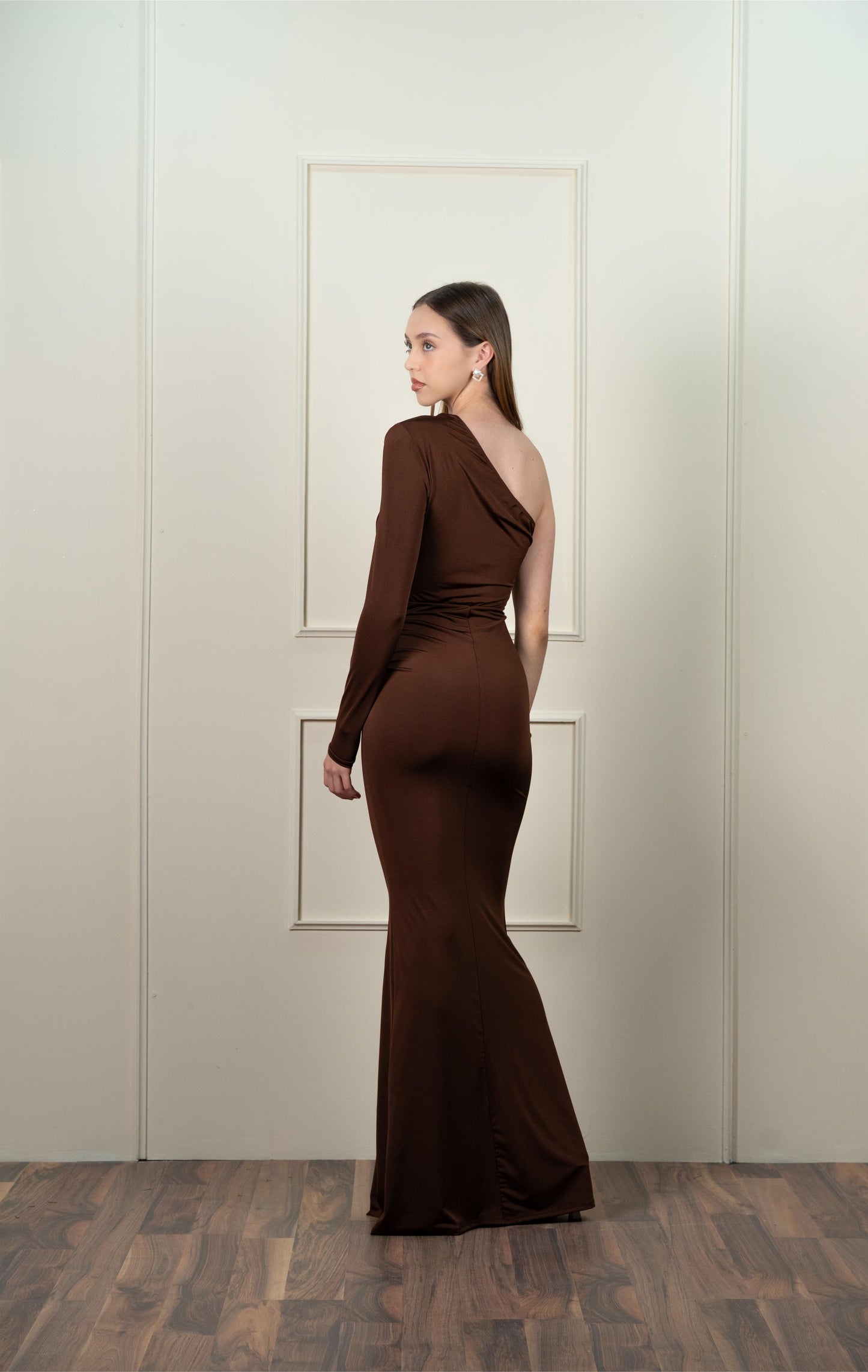 Vestido Cafe una Manga Detalle en Abdomen y Hombro