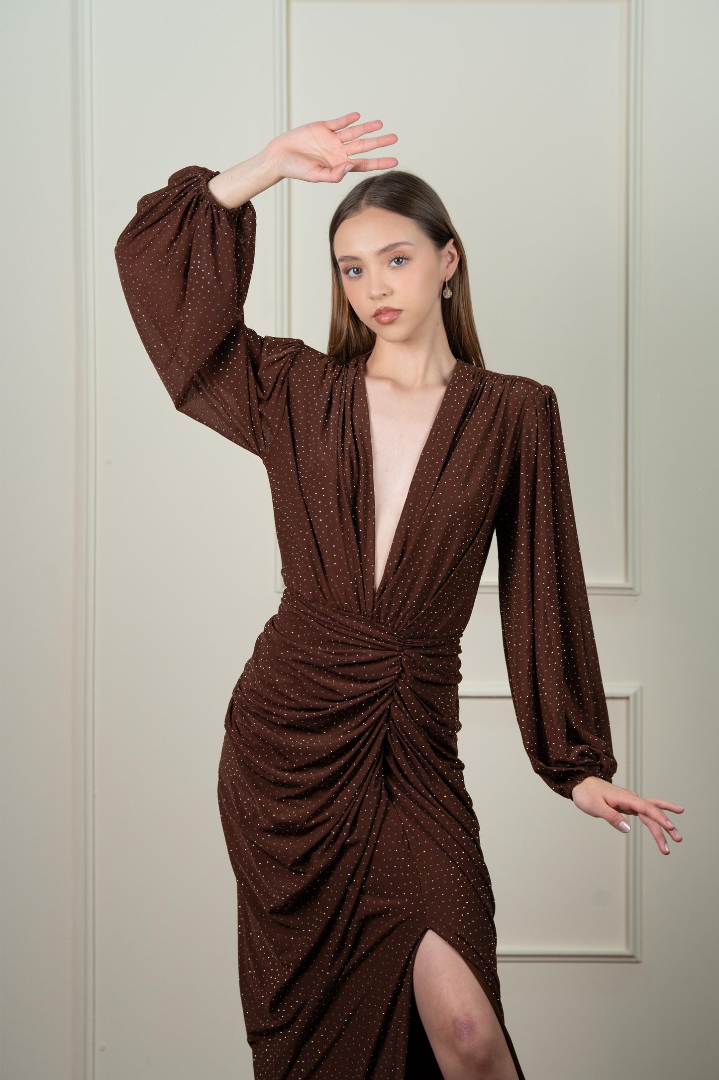 Vestido Con Brillos Manga Larga Corrugado En Cintura