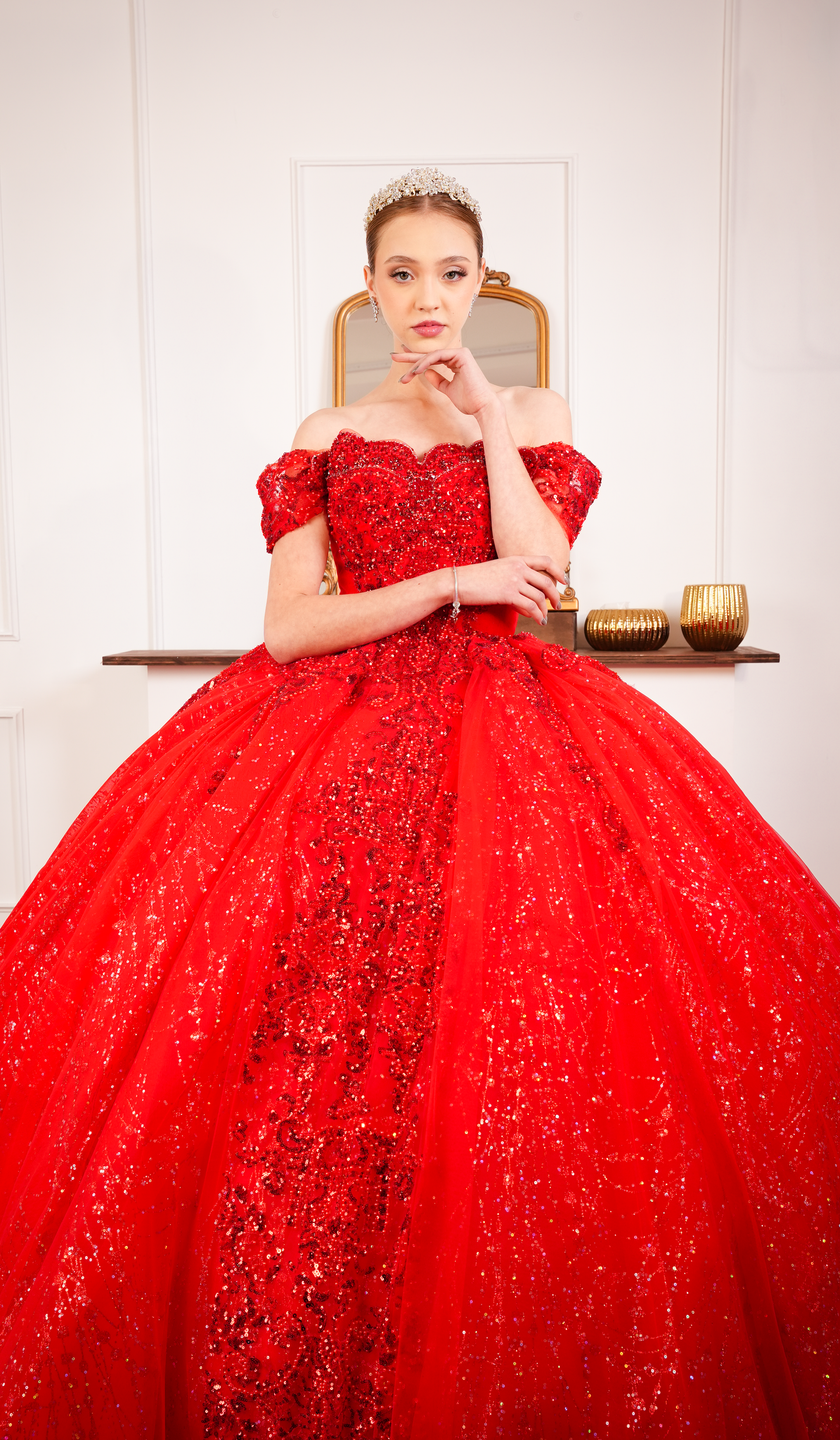 Vestido de XV Rojo Pedrería Y Glitter Manga Campesina