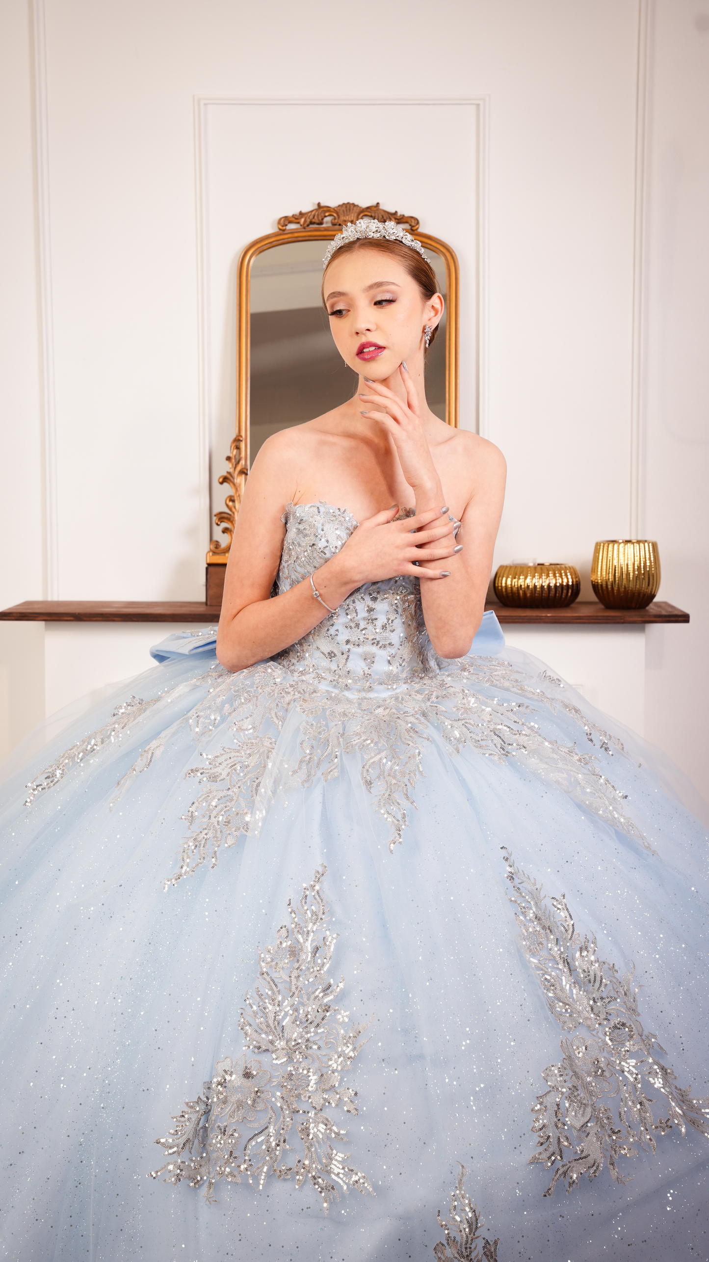 Vestido de XV Años Azul Cielo Lentejuela Straple con Moño (Renta)