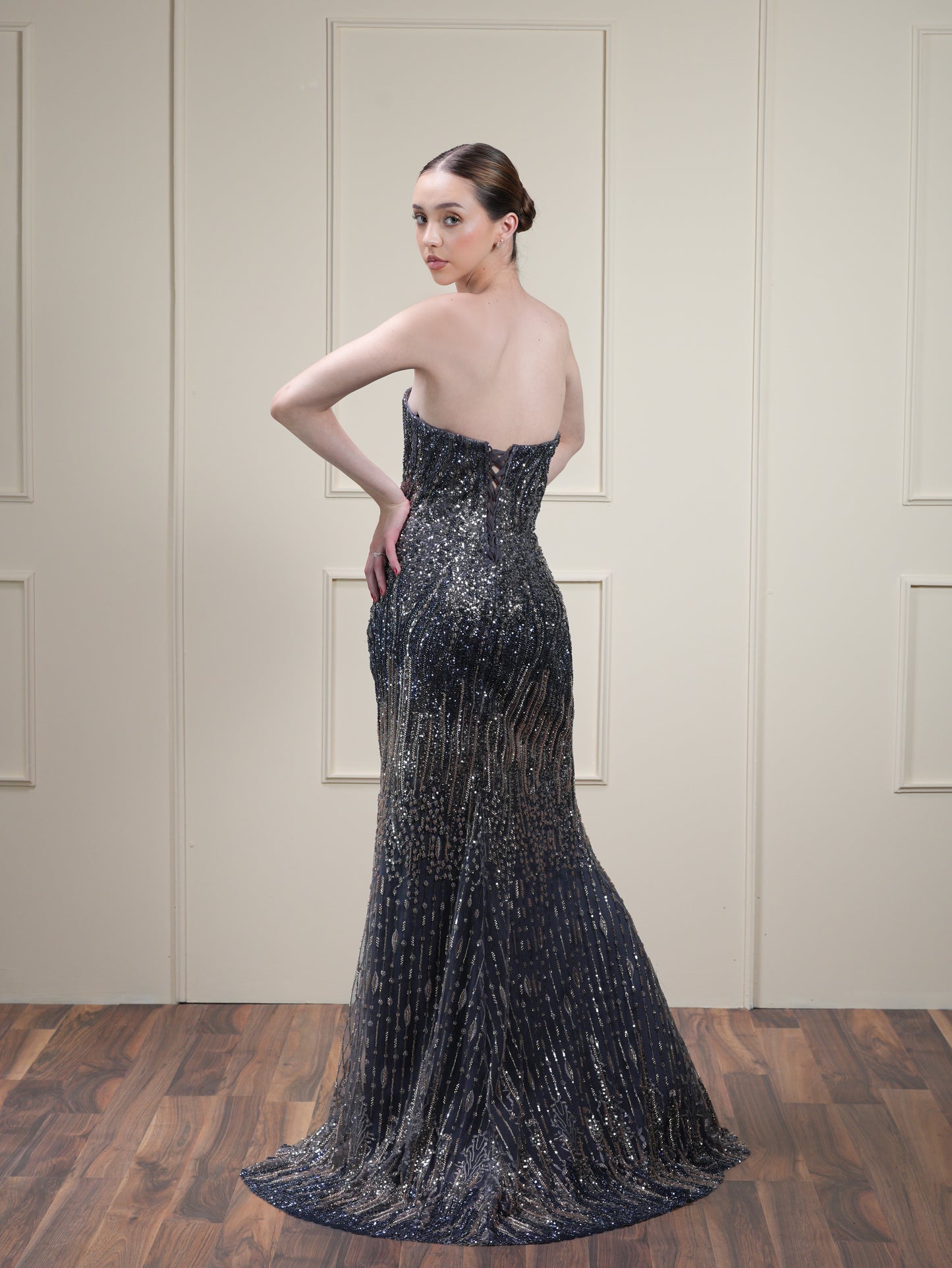 Vestido Straple Lentejuela Azul y Dorada con Abertura en Pierna