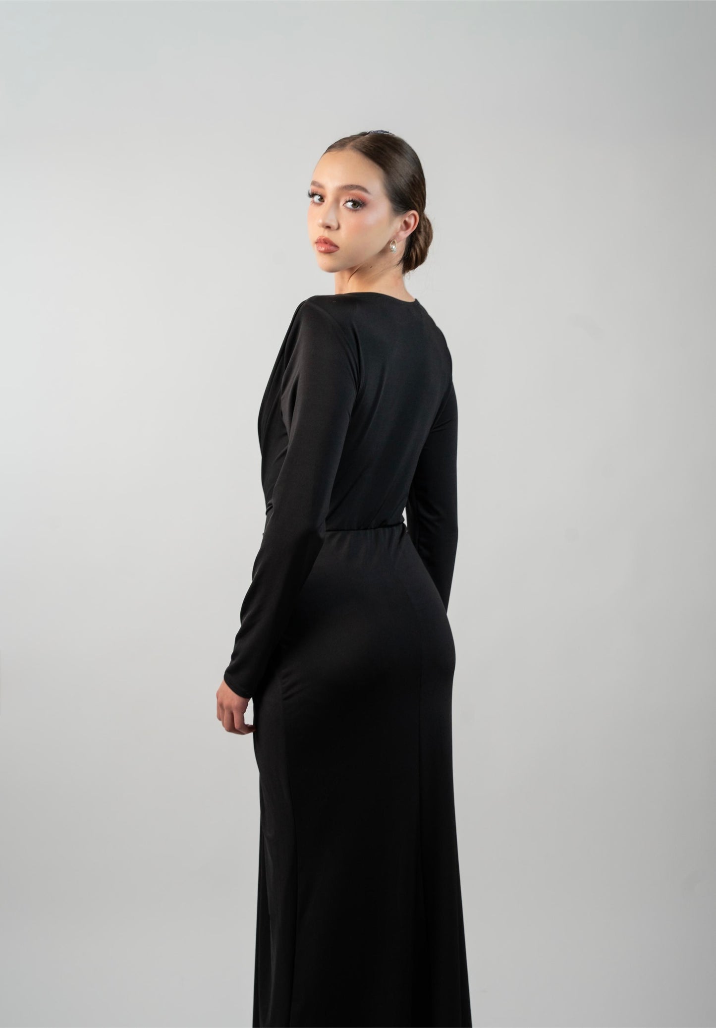 Vestido  Manga Larga Nudo Escote en Cintura