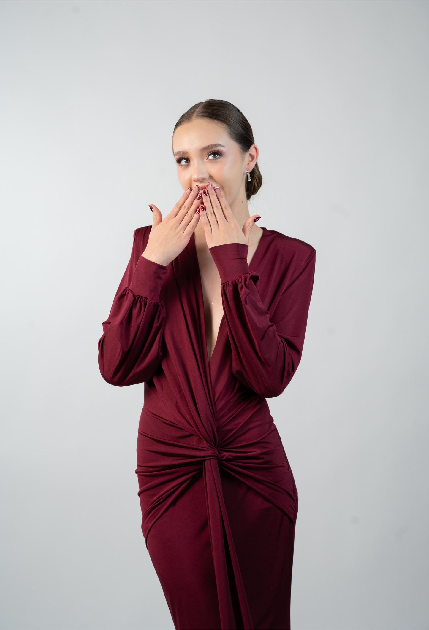 Vestido Vino Manga Larga Corrugado Banda en Medio