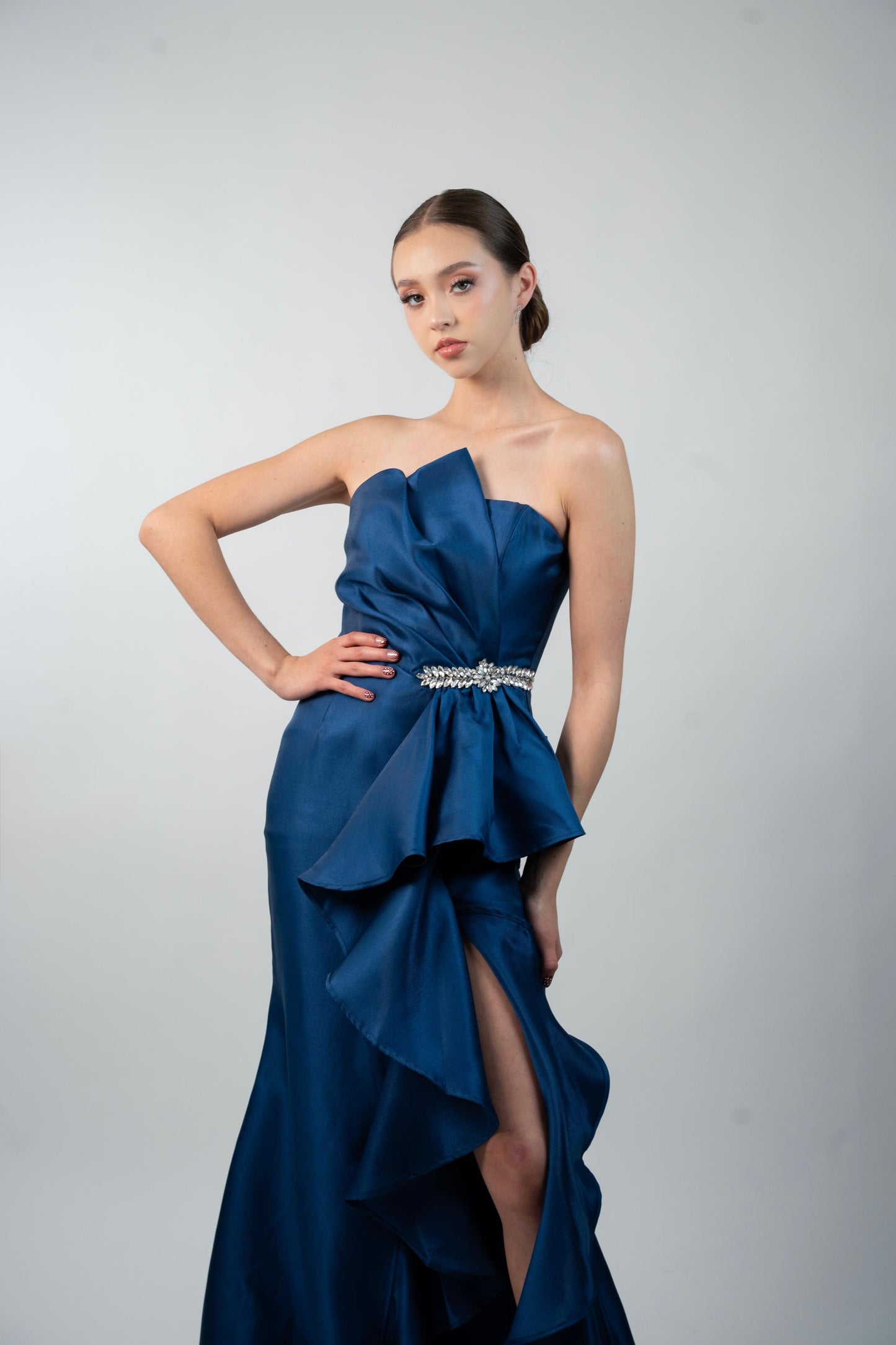 Vestido Azul Marino Straple Plizado Detalle Plateado