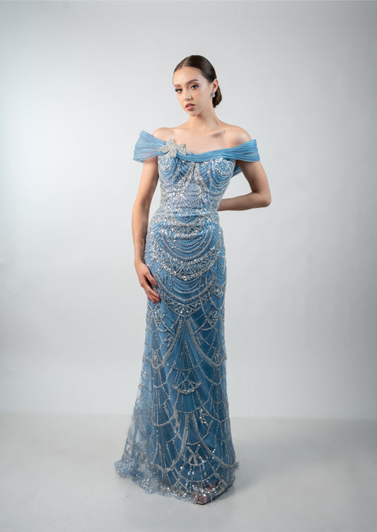 Vestido Azul Straple Manga Caida Pedrería  Plateada Detalle De Flor