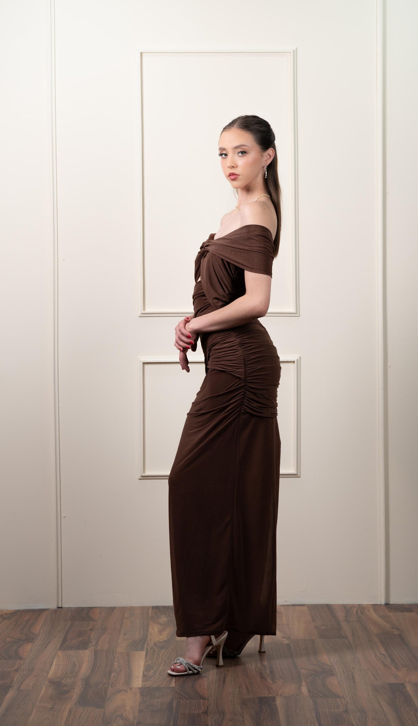 Vestido Cafe Manga Campesina Corrugado