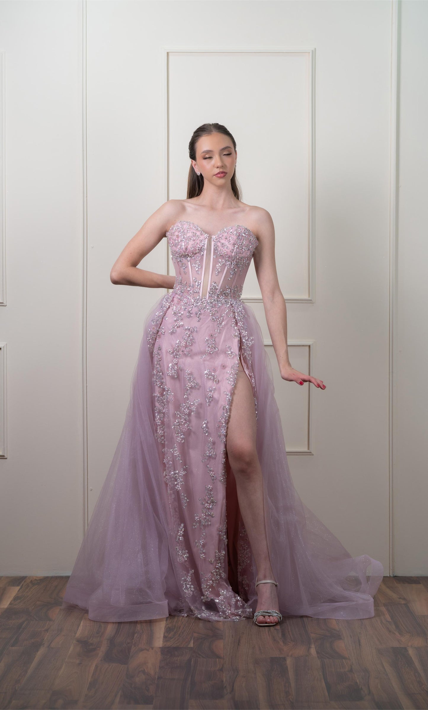 Vestido Rosa Straple Pedreria Flores Y Capa