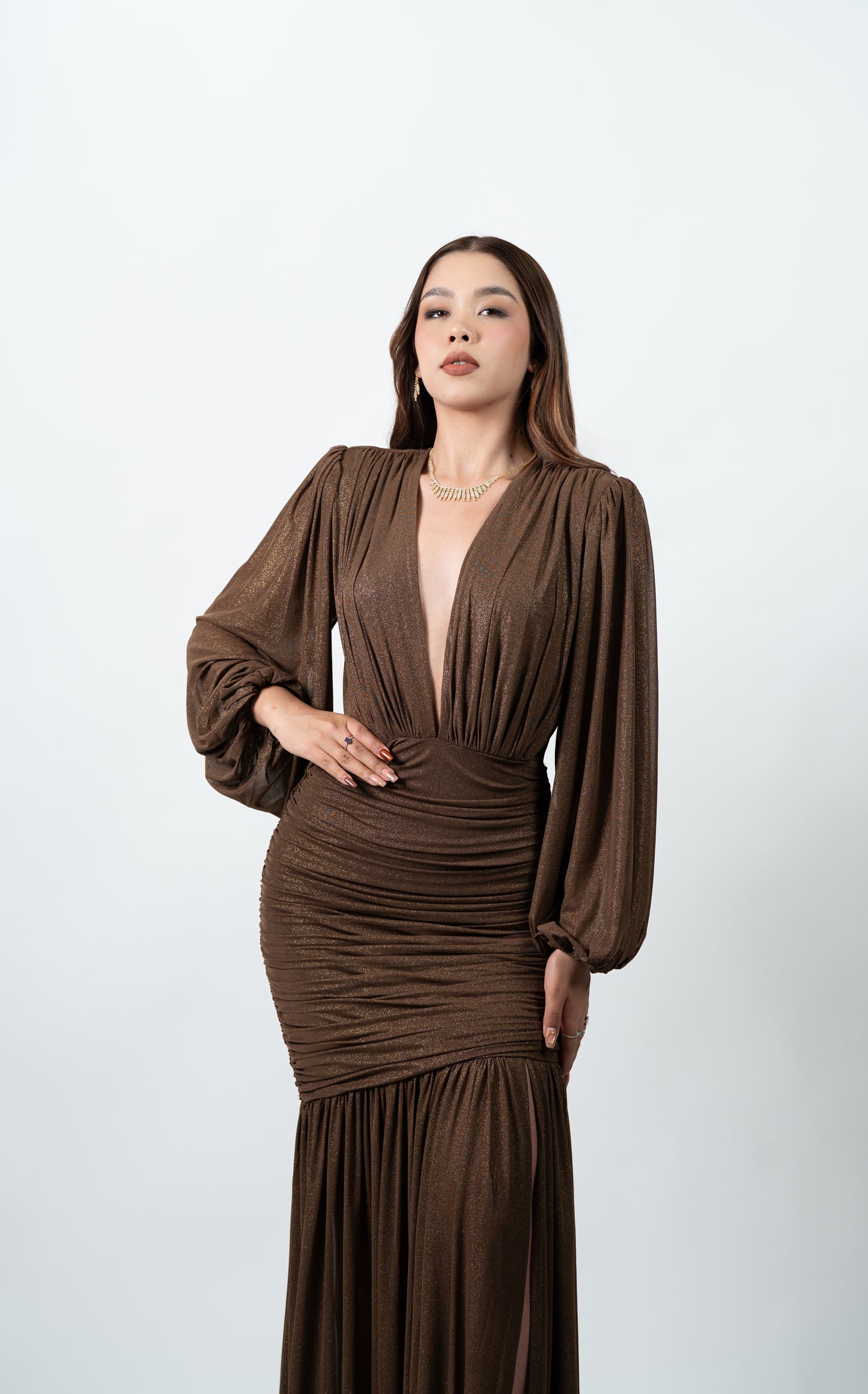 Vestido Cafe Manga Larga Corrugado Abdomen Falda Lisa con Abertura en Pierna