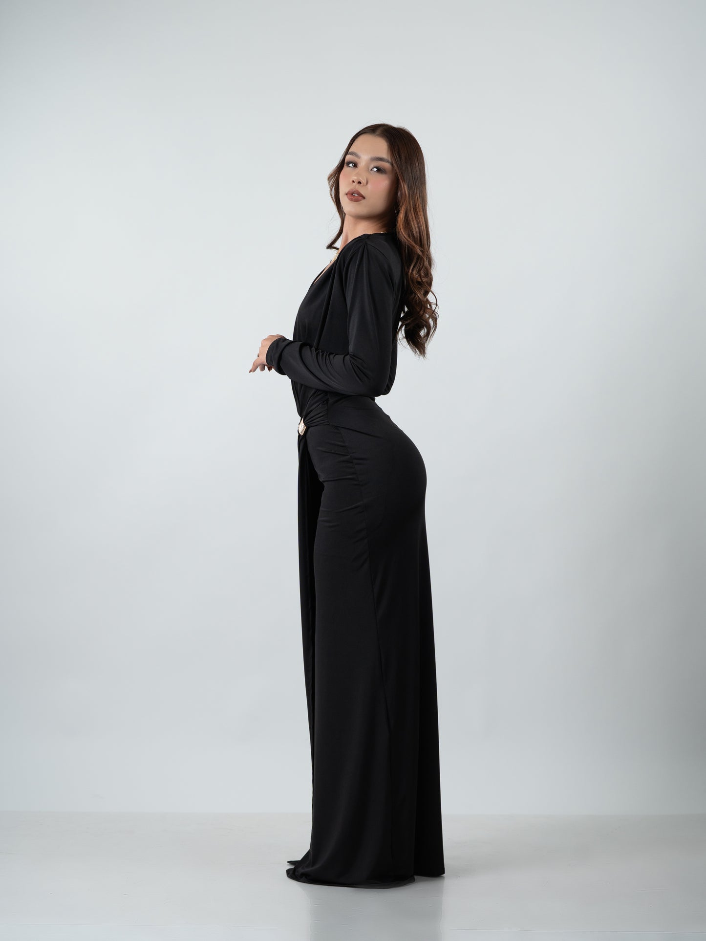 Vestido Negro Manga Larga Detalle Dorado En Cintura