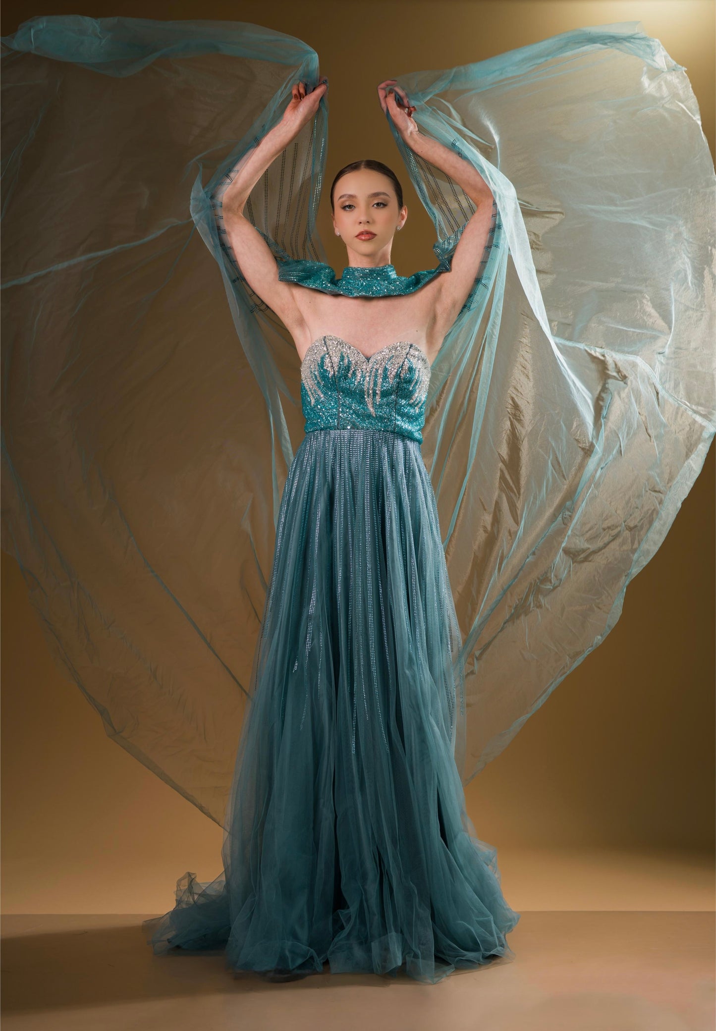 Vestido Azul Aqua Diseño en Corset Corte A Con Capa