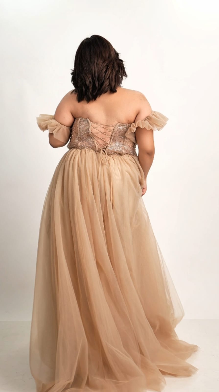 Vestido Nude Ampon Detalle En Abdomen Mangas Sueltas