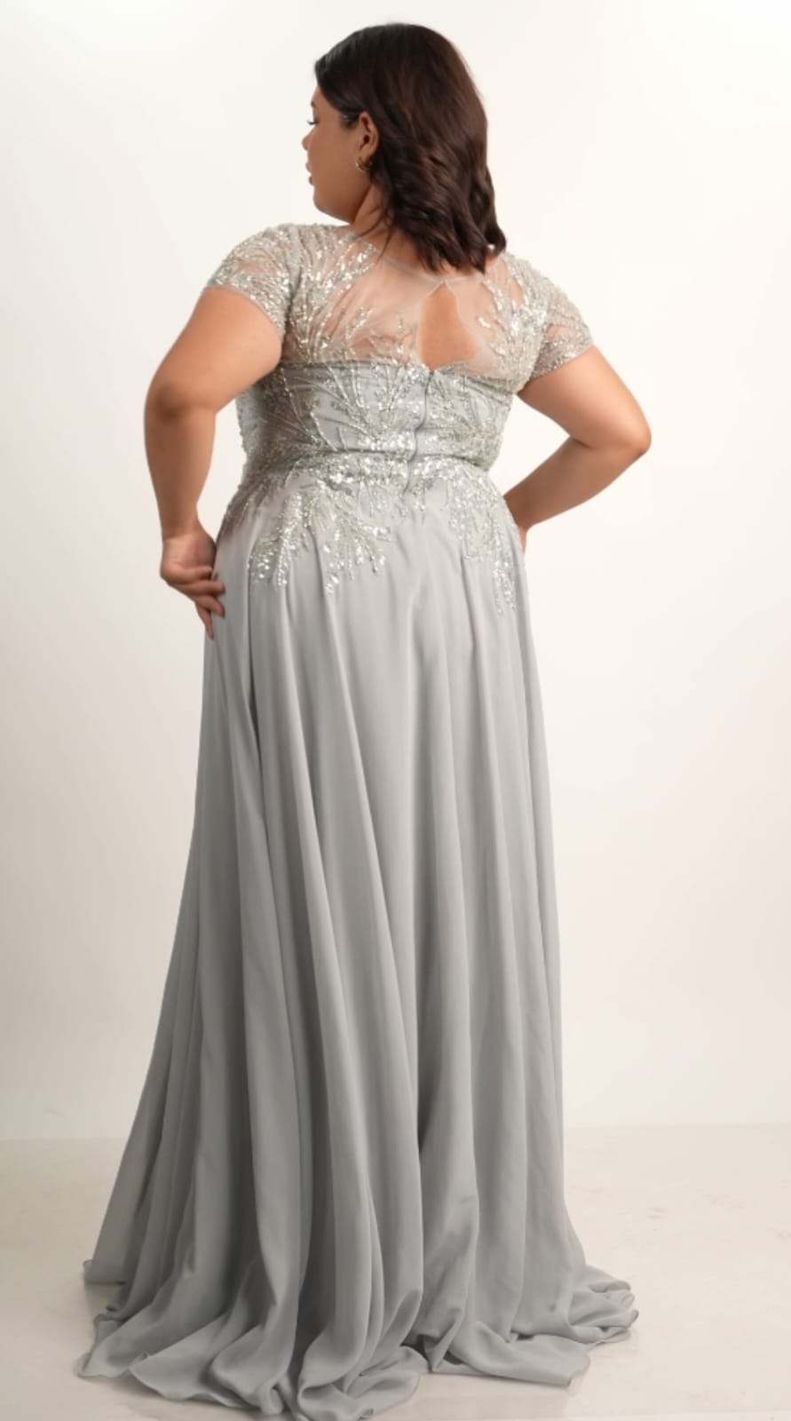 Vestido Plata Corte A Manga 3/4 Diseño En Corset