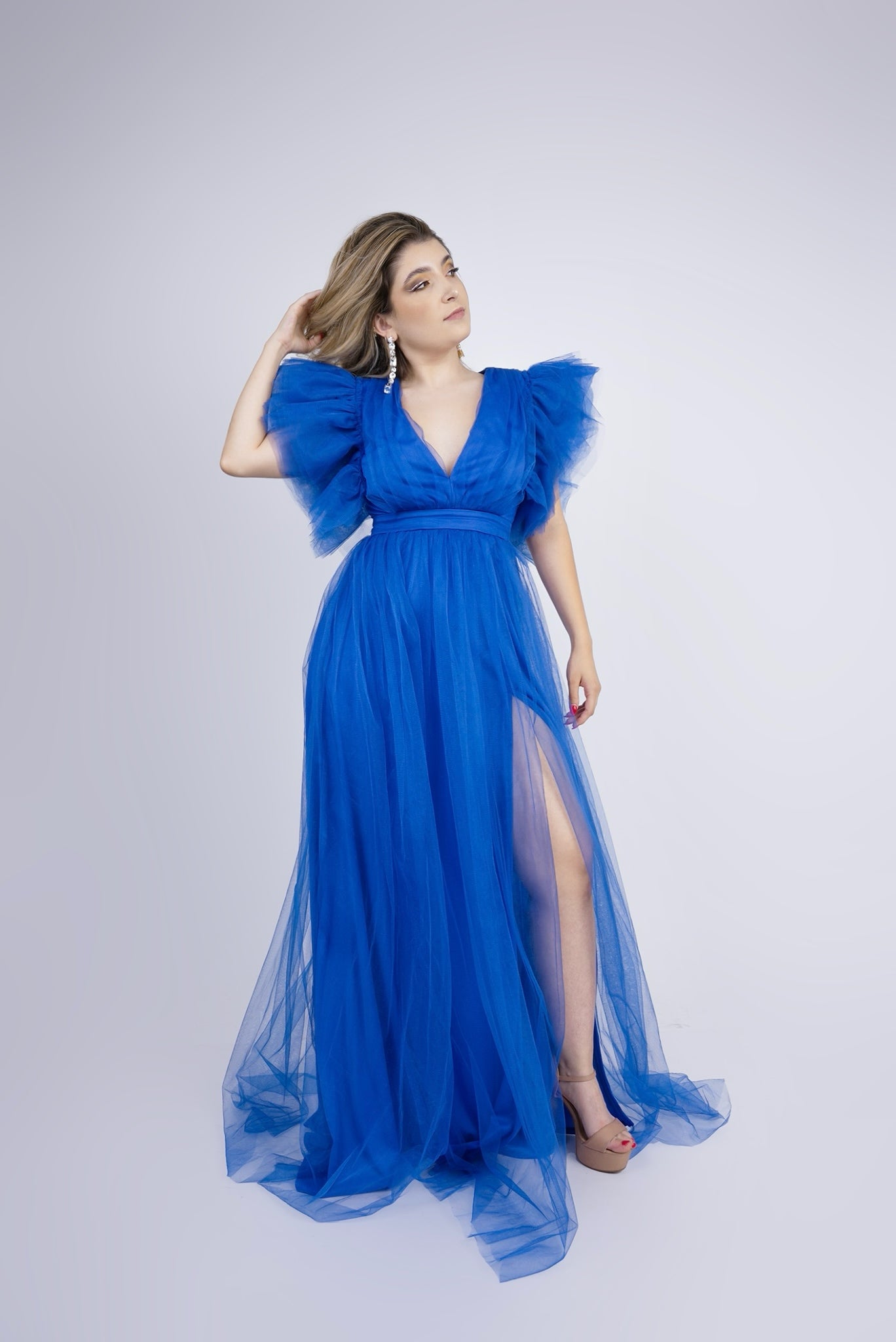 Vestido Azul Rey Tul Con Mangas Amponas