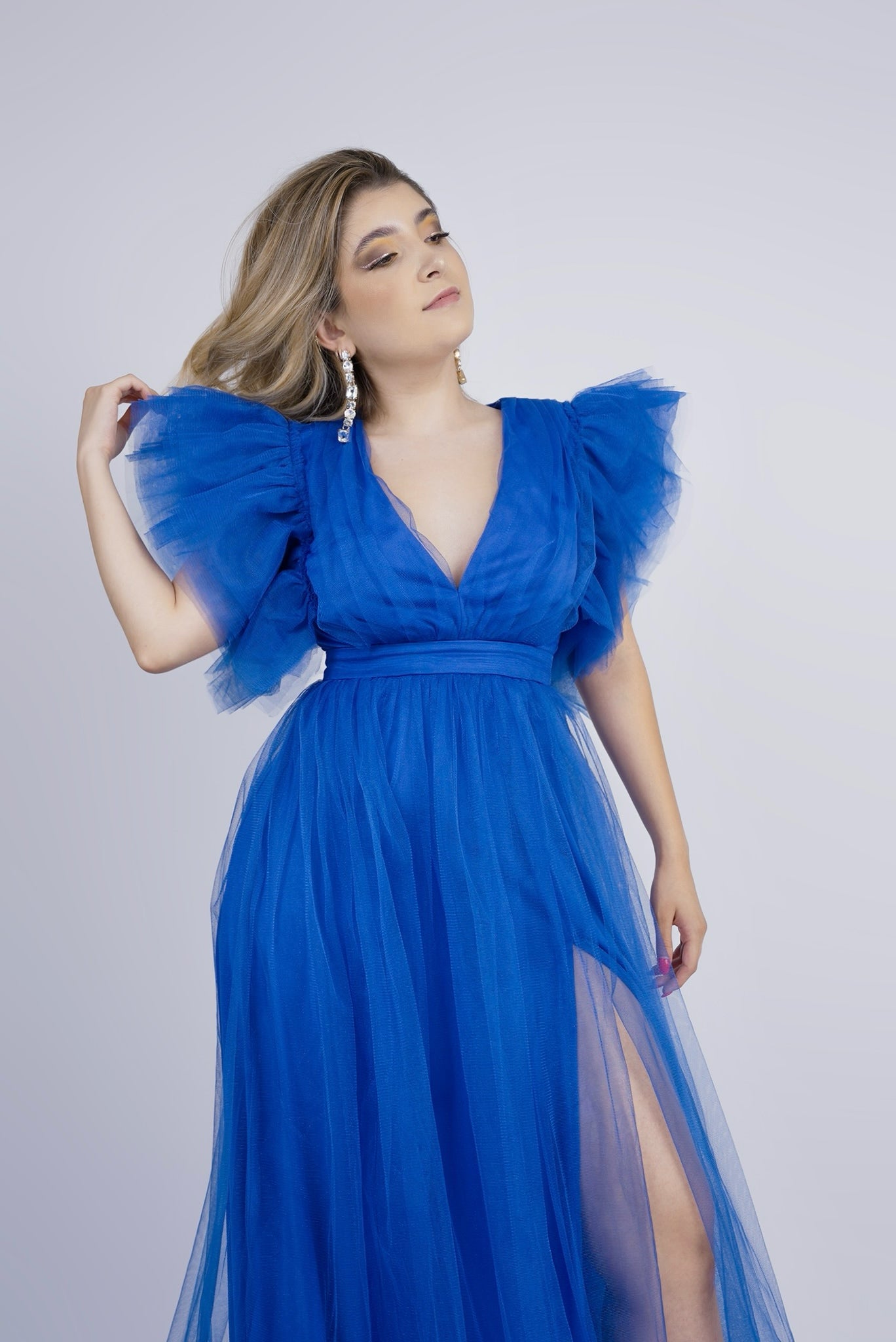 Vestido Azul Rey Tul Con Mangas Amponas