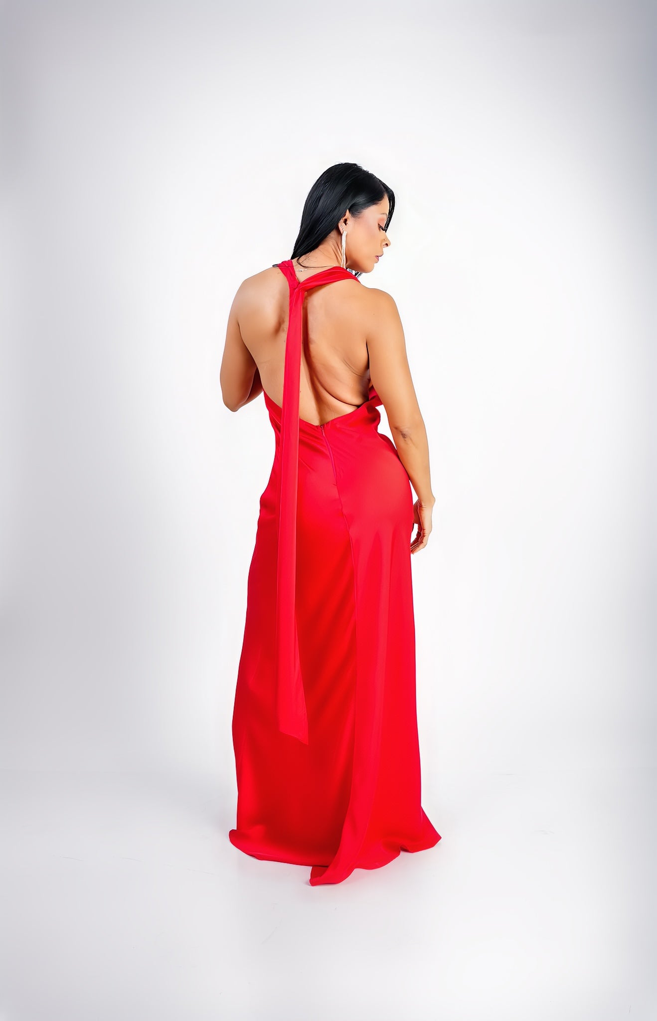 Vestido Rojo Satin Escote Caido Espalda Descubierta