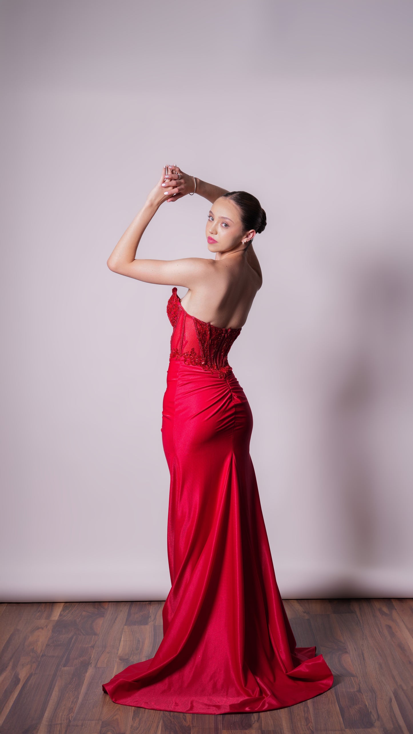 Vestido Rojo Diseño En Abdomen