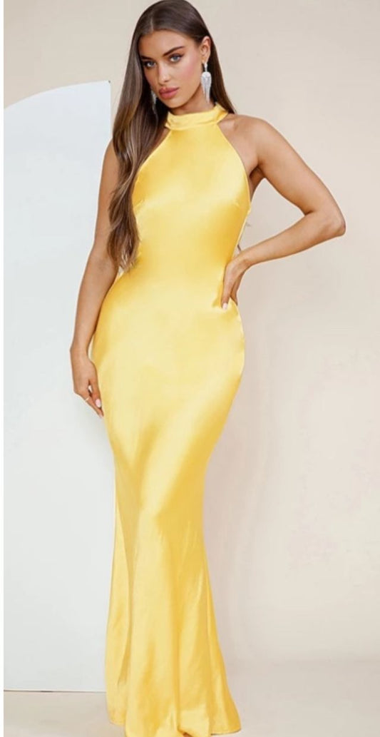 Vestido Amarillo Halter Espalda Baja