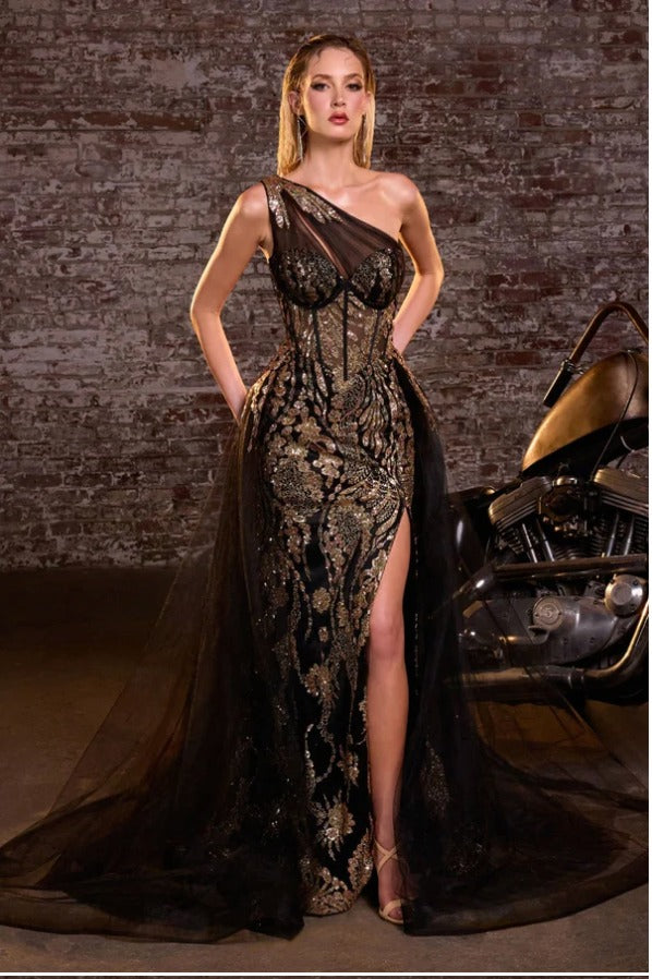 Negro Con Dorado Un Tirante Con Capa