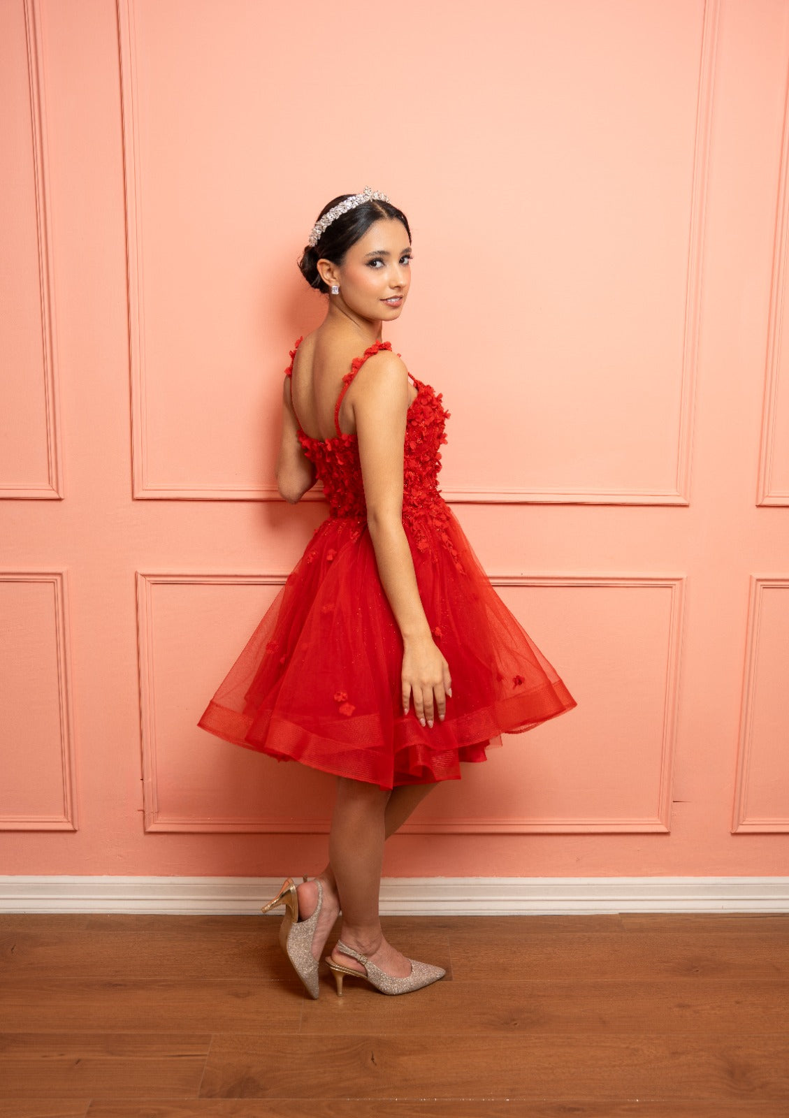 Vestido XV Años Rojo Detalle En Corset De Flores Corto