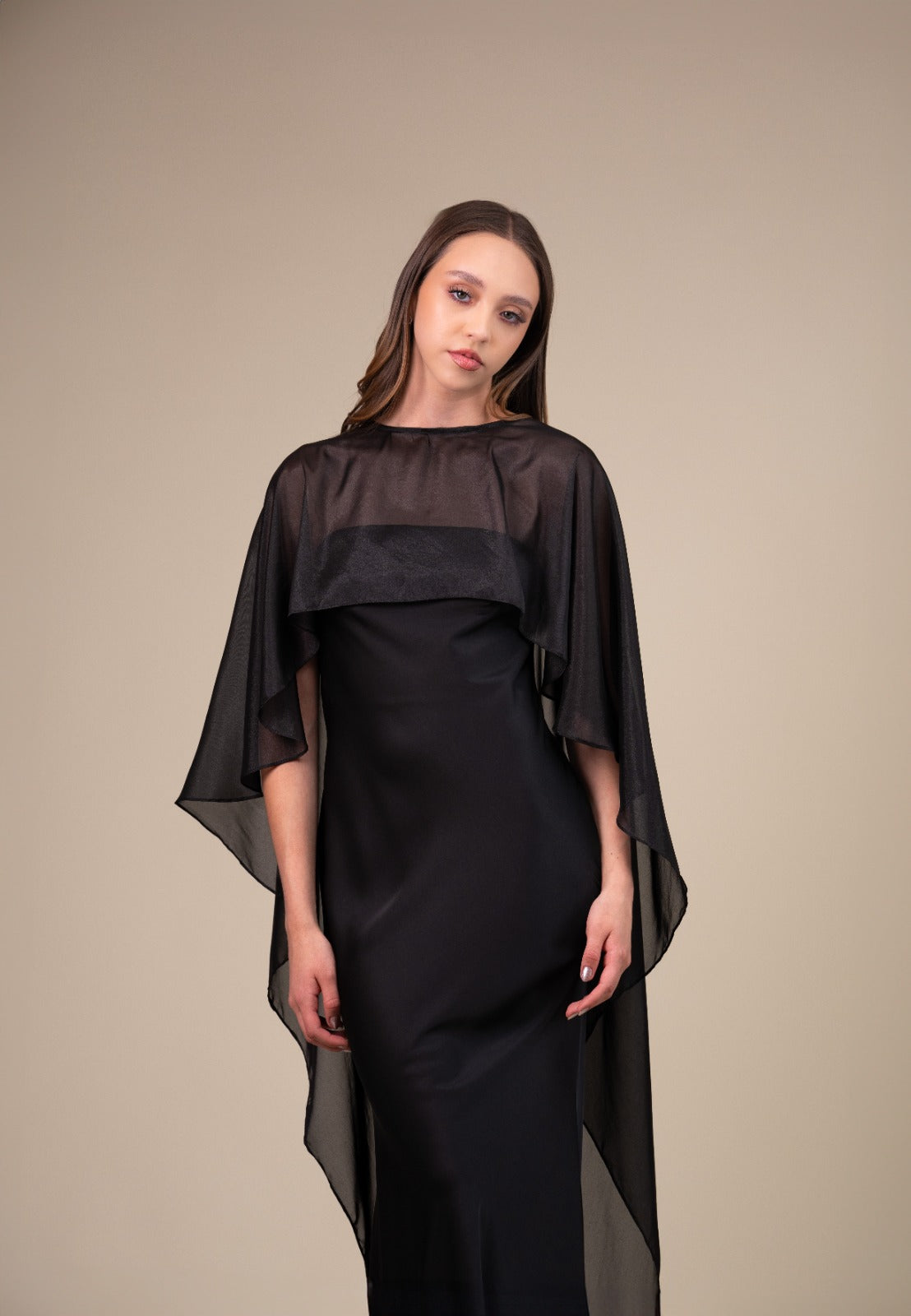 Negro Satin Straple Y Capa