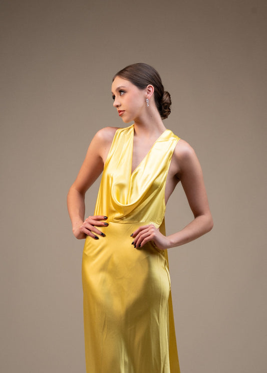 Amarillo Satin Escote Caido Espalda Descubierta