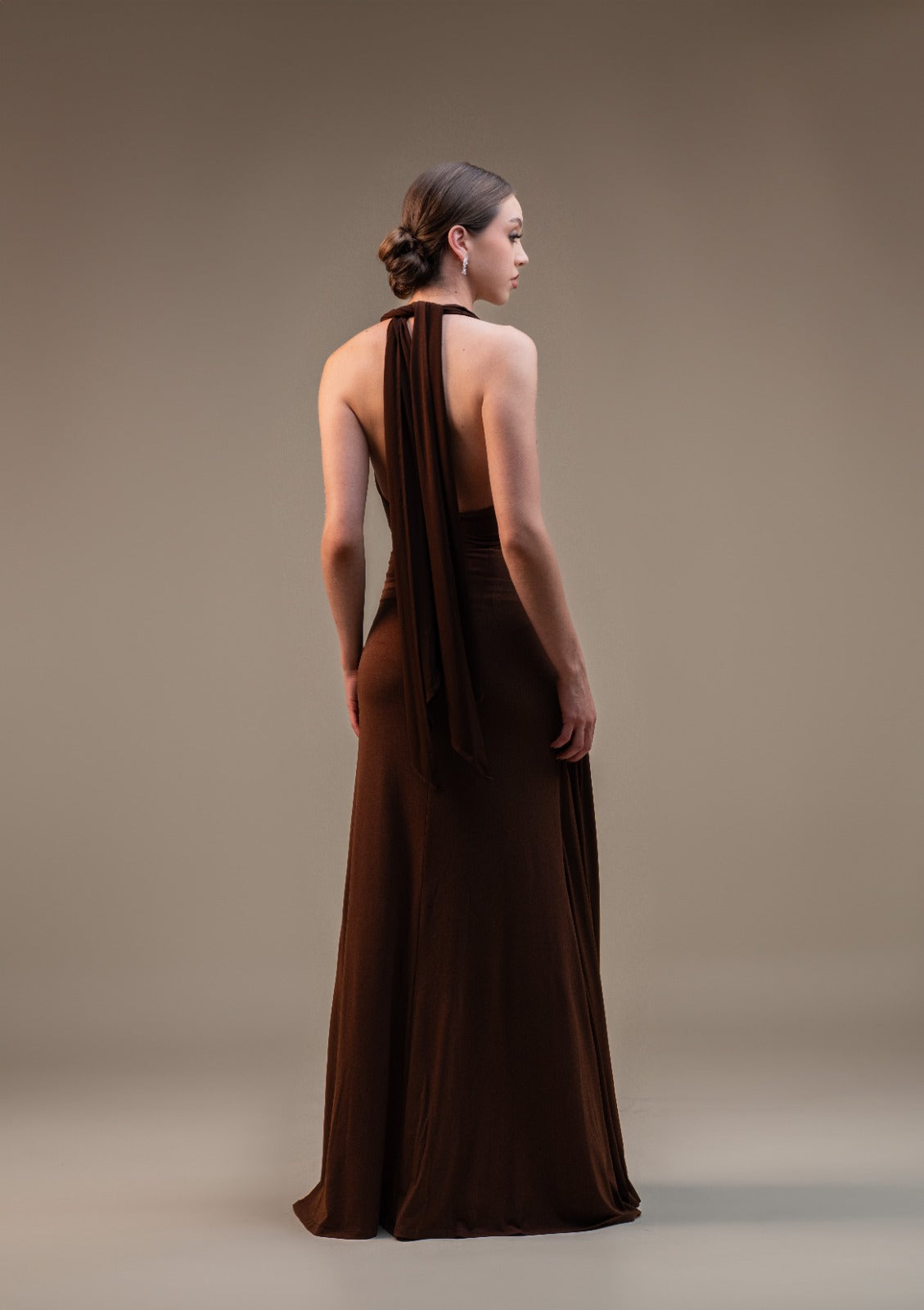 Cafe Cuello Halter Detalle Dorado En Cintura
