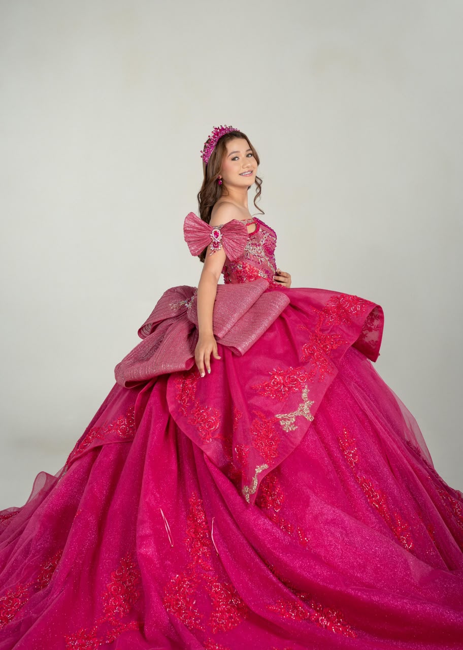 XV Monserrat (Rosa fiusha)