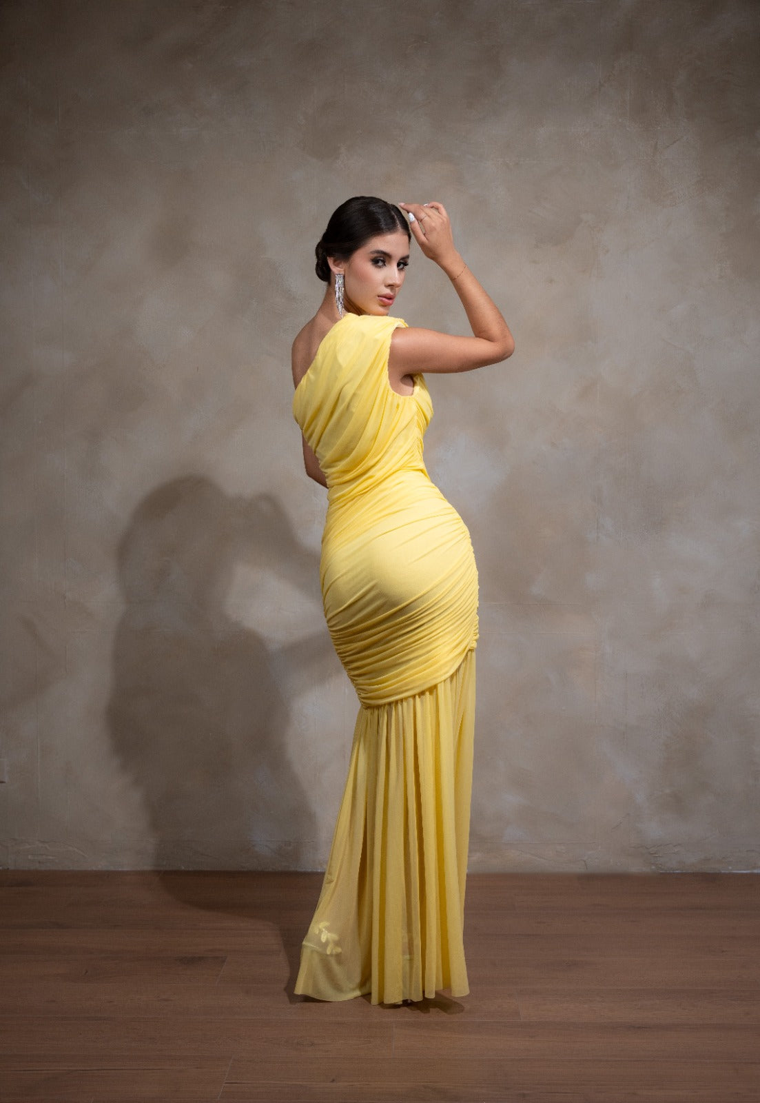 Amarillo Un Hombre Corrugado