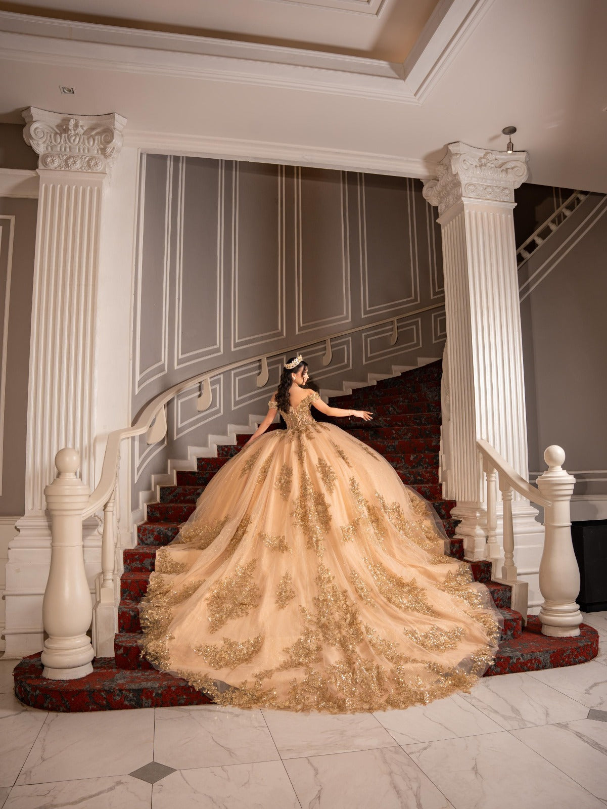 XV Reyna (Dorado)