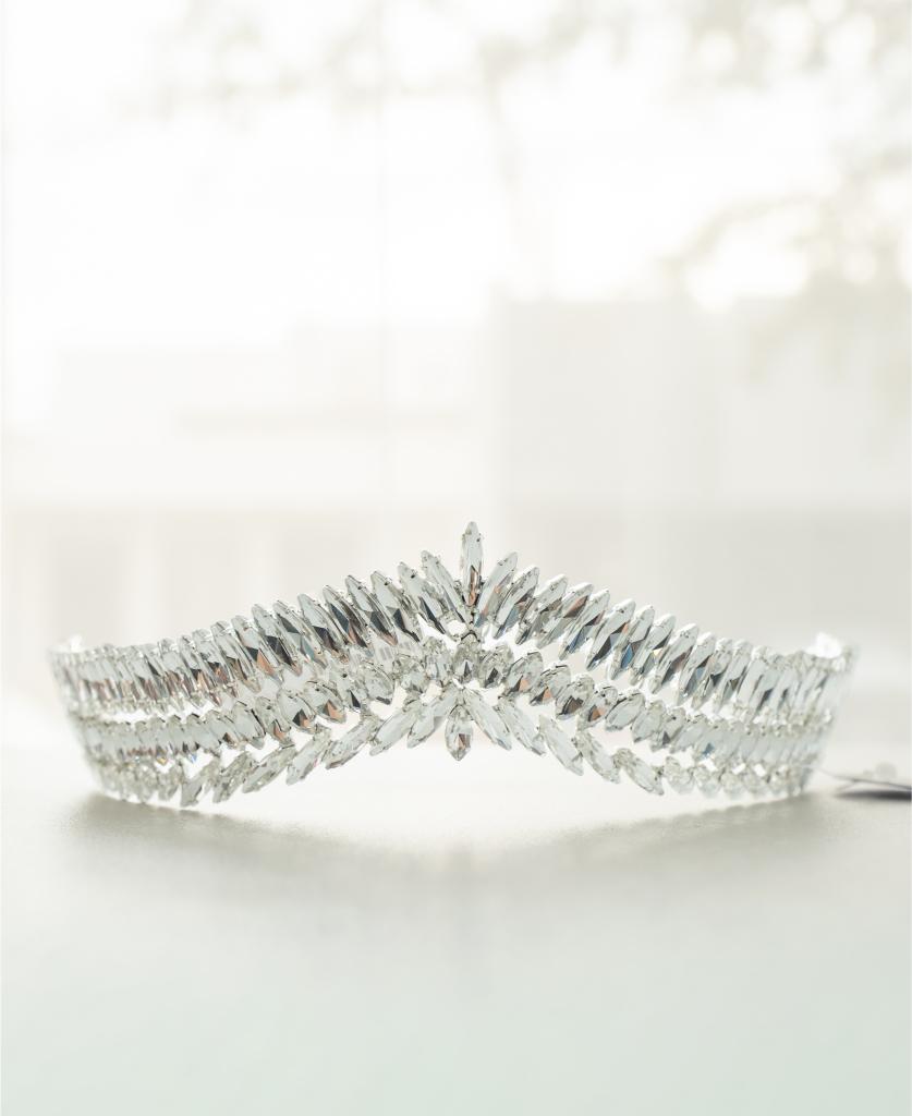 Tiara 57