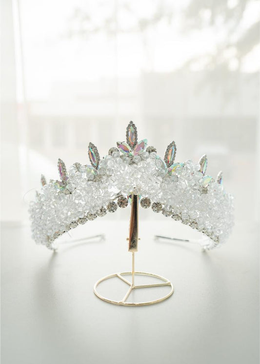Tiara 53