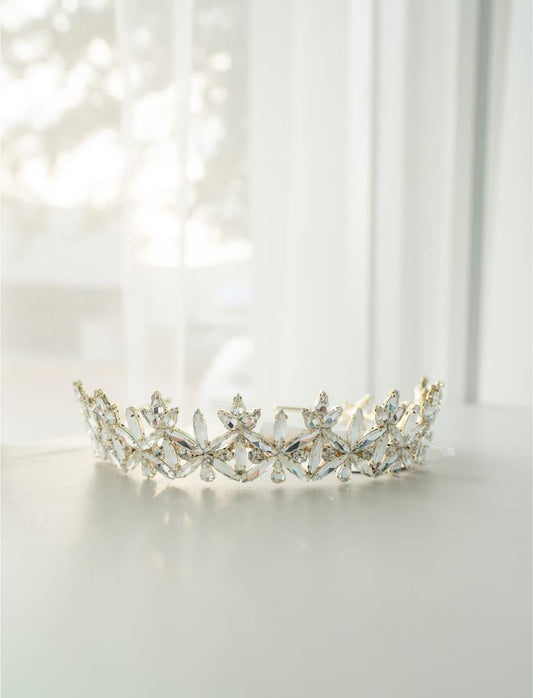 Tiara 63