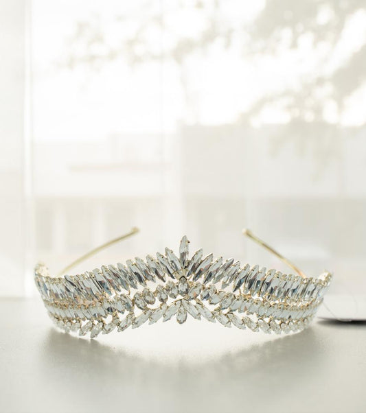 Tiara 73